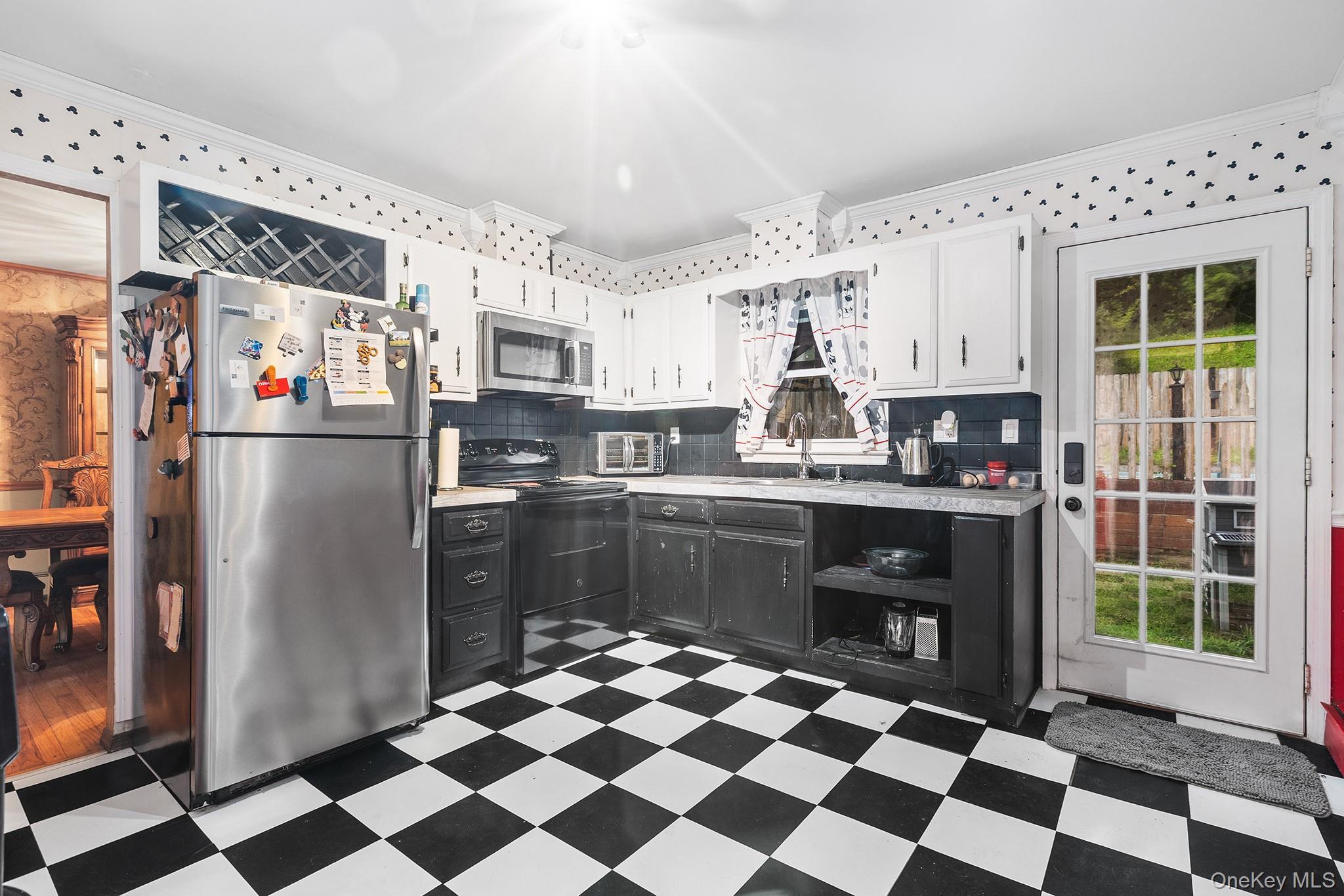 Single Family Hillview Circle Dutchess County, NY 12603, MLS-1037847-6
