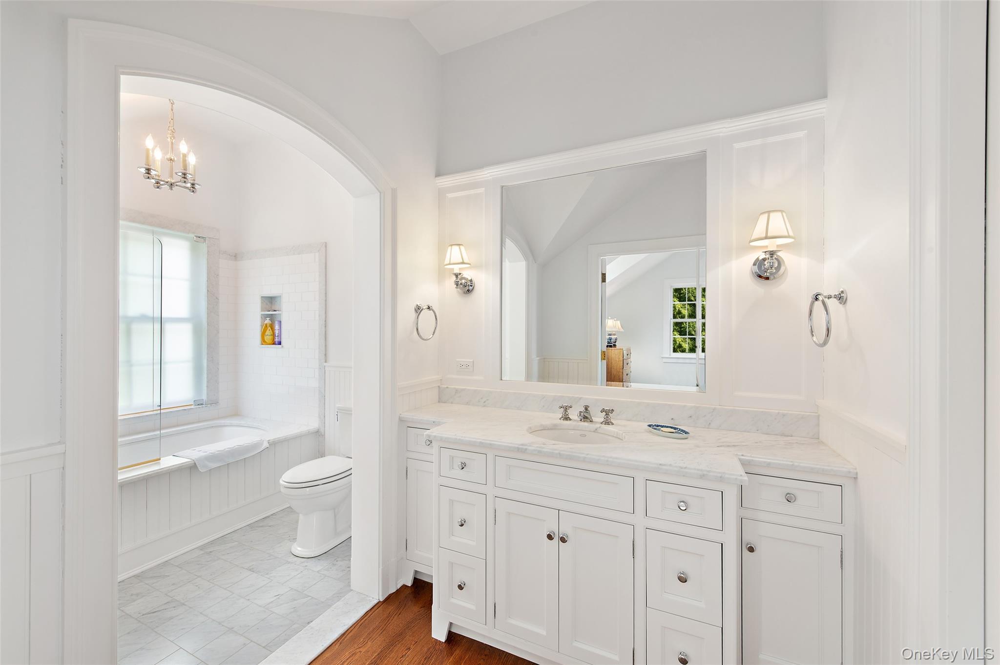 Single Family Cantitoe Street  Westchester County, NY 10507, MLS-1037849-19