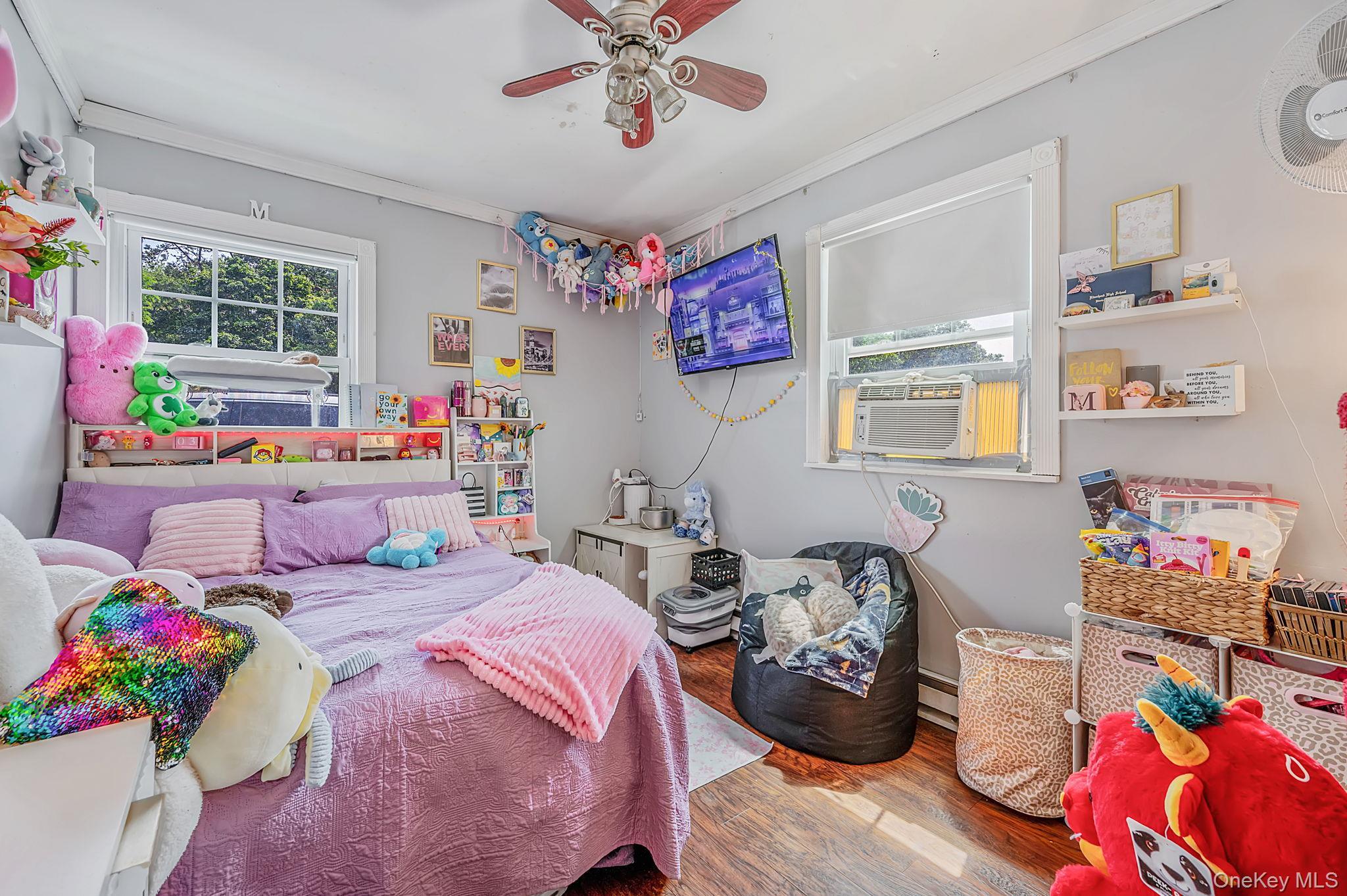 Single Family Elm Avenue Suffolk County, NY 11901, MLS-1037873-21