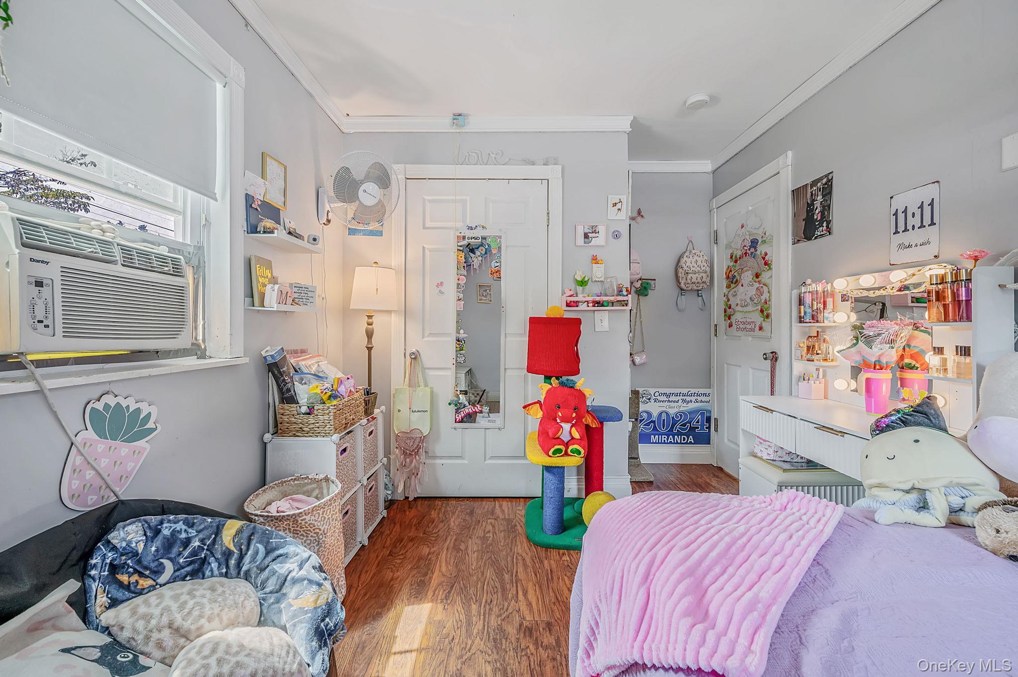 Single Family Elm Avenue Suffolk County, NY 11901, MLS-1037873-22