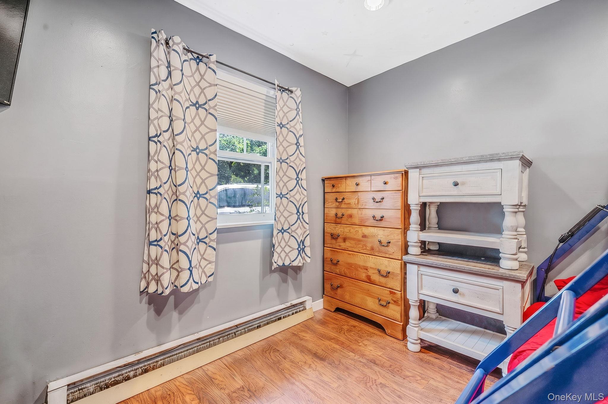 Single Family Elm Avenue Suffolk County, NY 11901, MLS-1037873-26