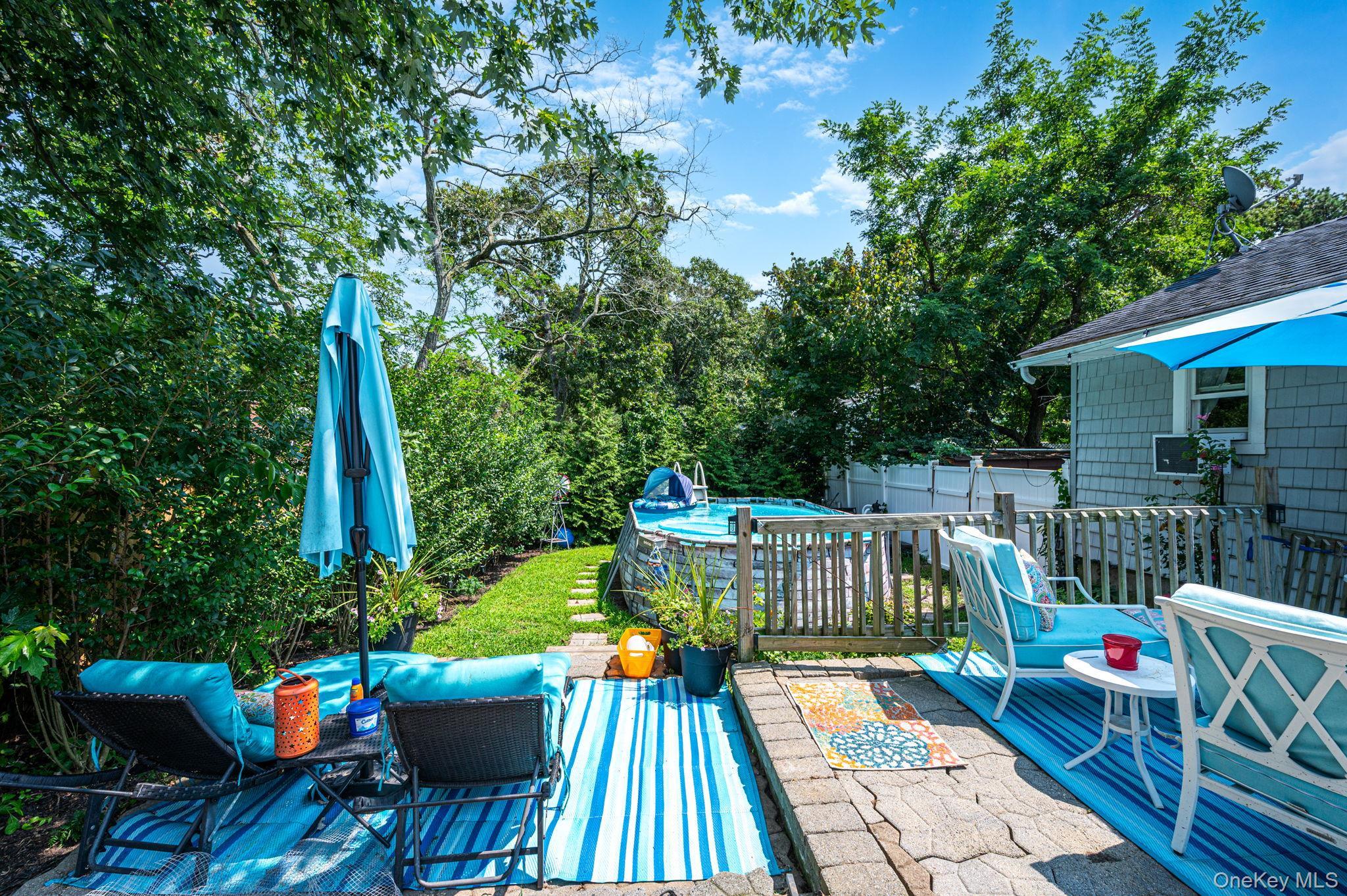 Single Family Elm Avenue Suffolk County, NY 11901, MLS-1037873-32