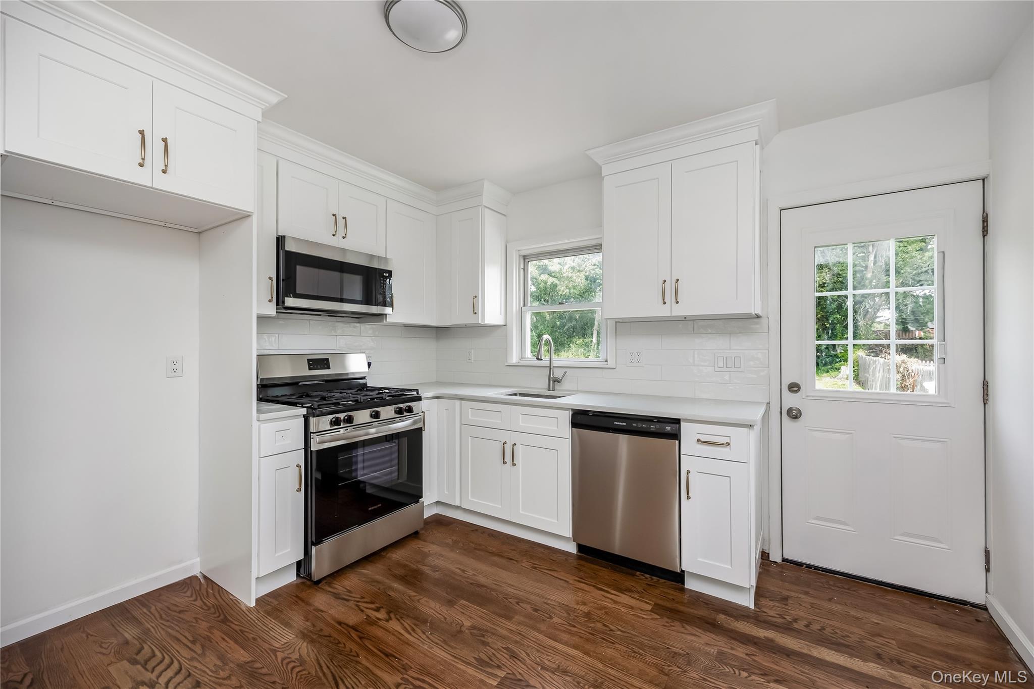 Single Family Ocean Avenue  Suffolk County, NY 11717, MLS-1037878-6