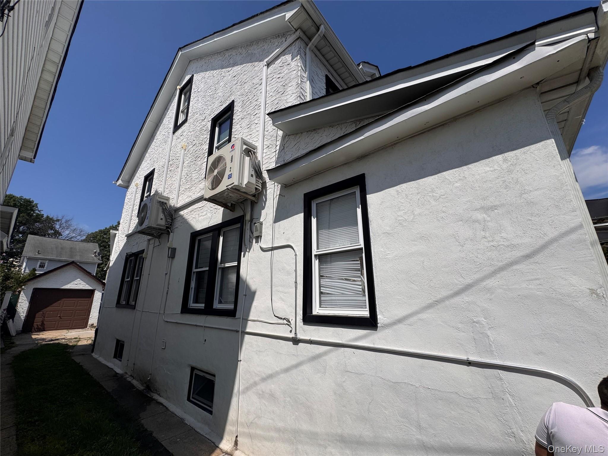 Single Family 167th Street  Queens, NY 11434, MLS-1037914-23