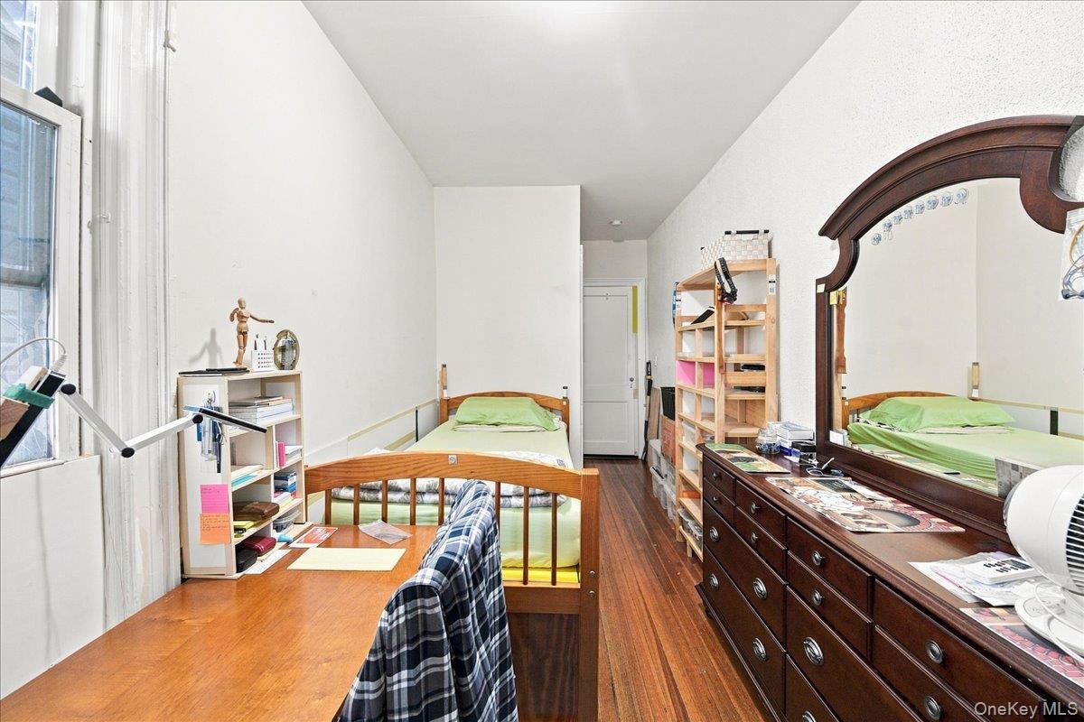 Single Family Parkview Avenue  Bronx, NY 10461, MLS-1037917-15