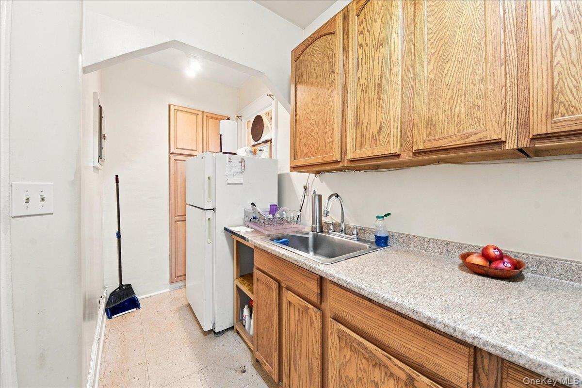 Single Family Parkview Avenue  Bronx, NY 10461, MLS-1037917-20