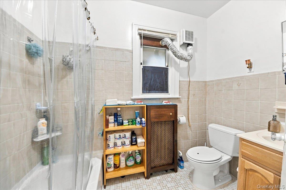 Single Family Parkview Avenue  Bronx, NY 10461, MLS-1037917-21