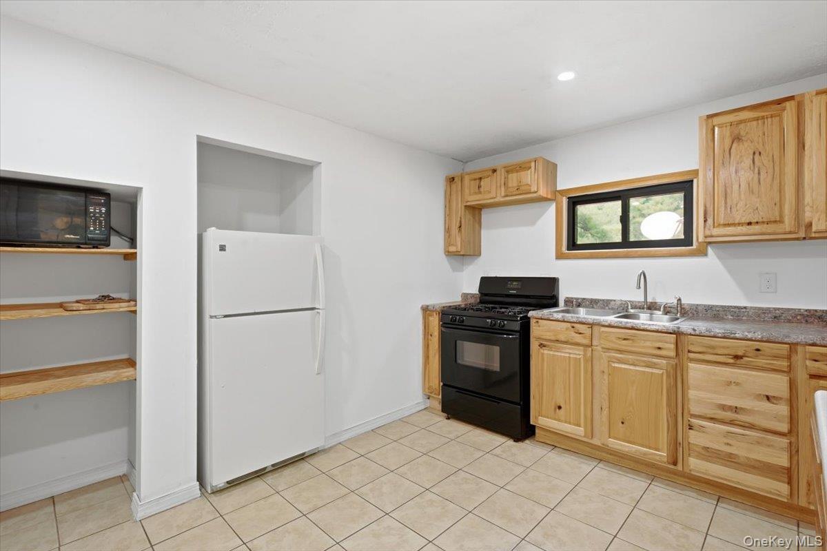 Single Family Favorito Road  Greene County, NY 12413, MLS-1037921-41