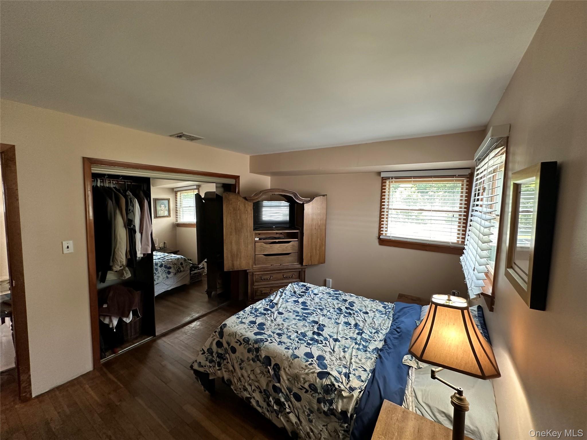 Single Family N Gardiner Drive Suffolk County, NY 11706, MLS-1037951-16