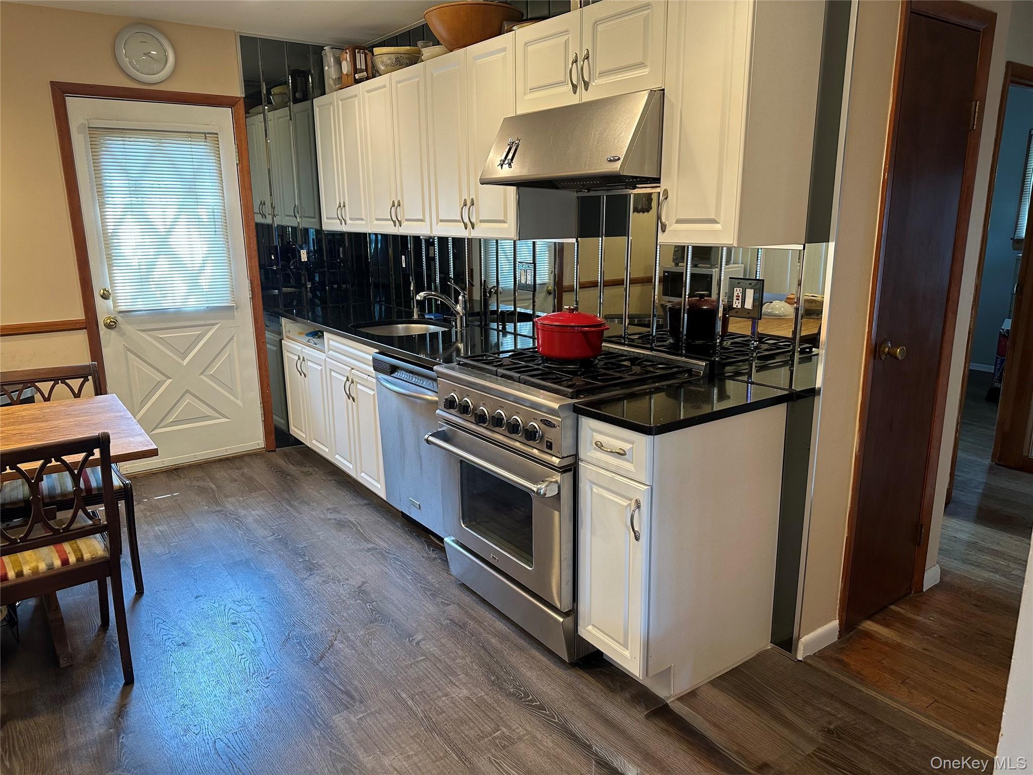 Single Family N Gardiner Drive Suffolk County, NY 11706, MLS-1037951-17