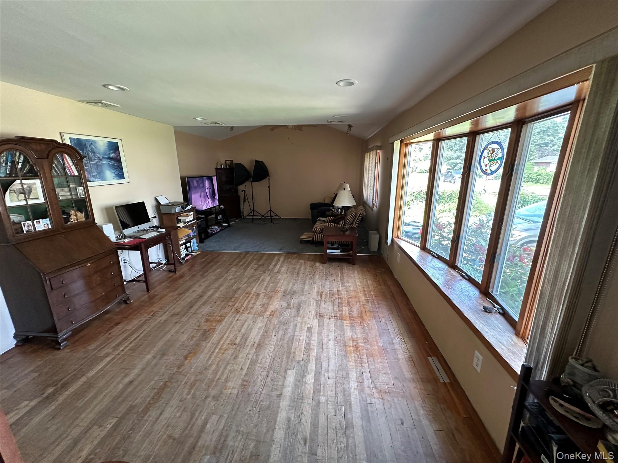 Single Family N Gardiner Drive Suffolk County, NY 11706, MLS-1037951-19