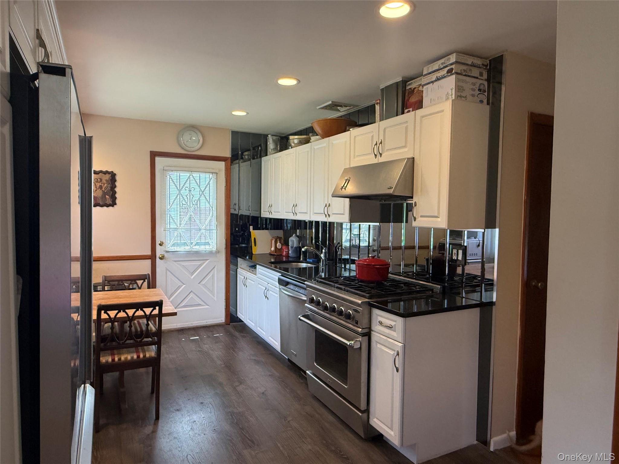 Single Family N Gardiner Drive Suffolk County, NY 11706, MLS-1037951-3