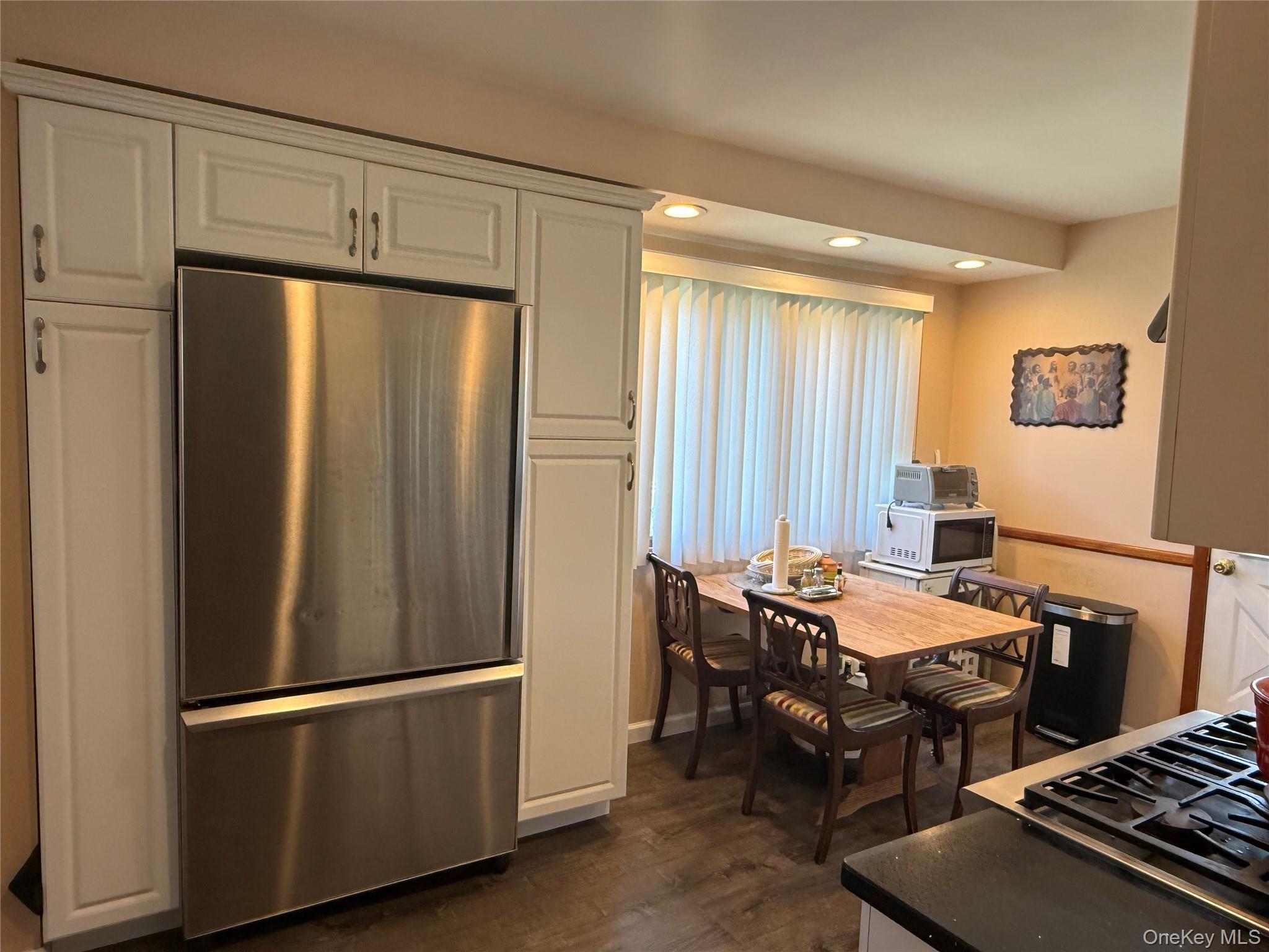 Single Family N Gardiner Drive Suffolk County, NY 11706, MLS-1037951-4