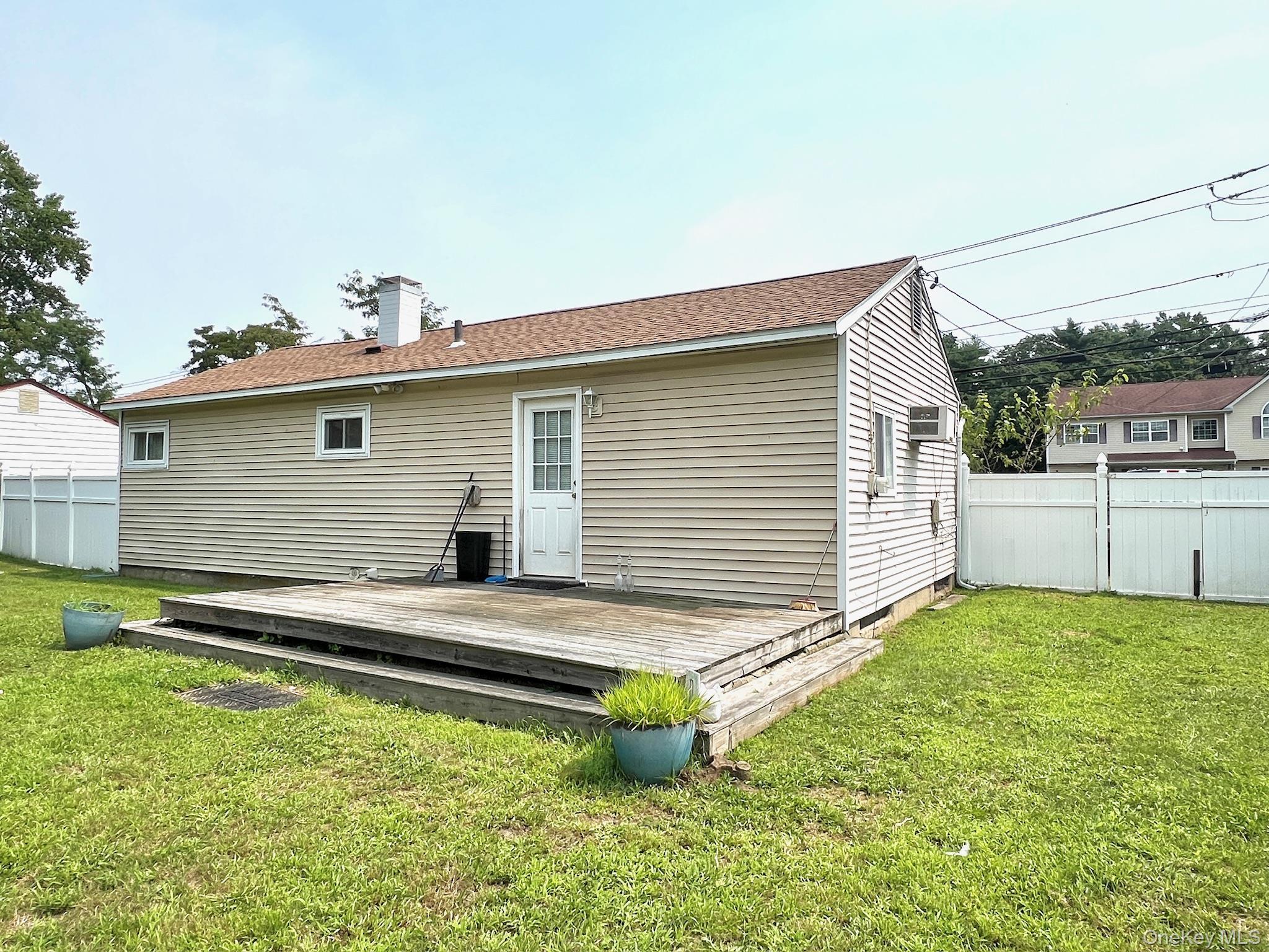 Single Family N Thompson Drive  Suffolk County, NY 11706, MLS-1037958-2