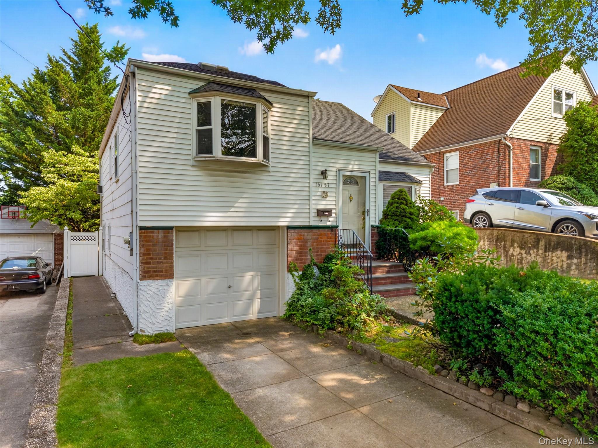 Single Family 28th Avenue Queens, NY 11354, MLS-1038004-2