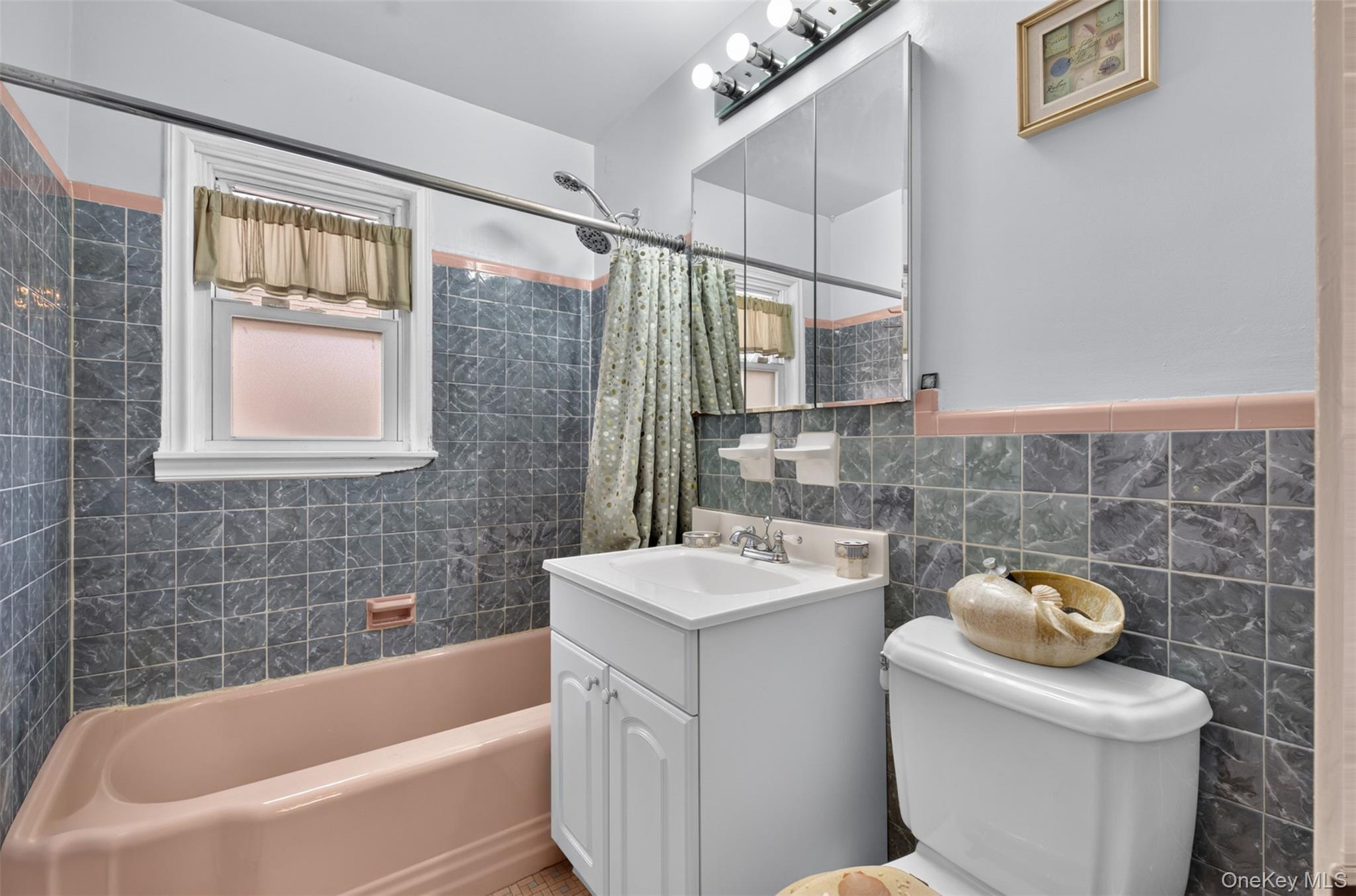 Single Family 28th Avenue Queens, NY 11354, MLS-1038004-20
