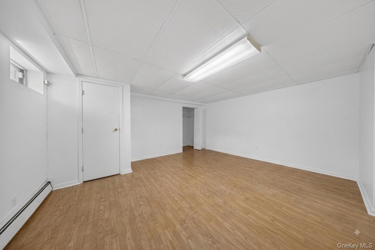 Single Family 28th Avenue Queens, NY 11354, MLS-1038004-26