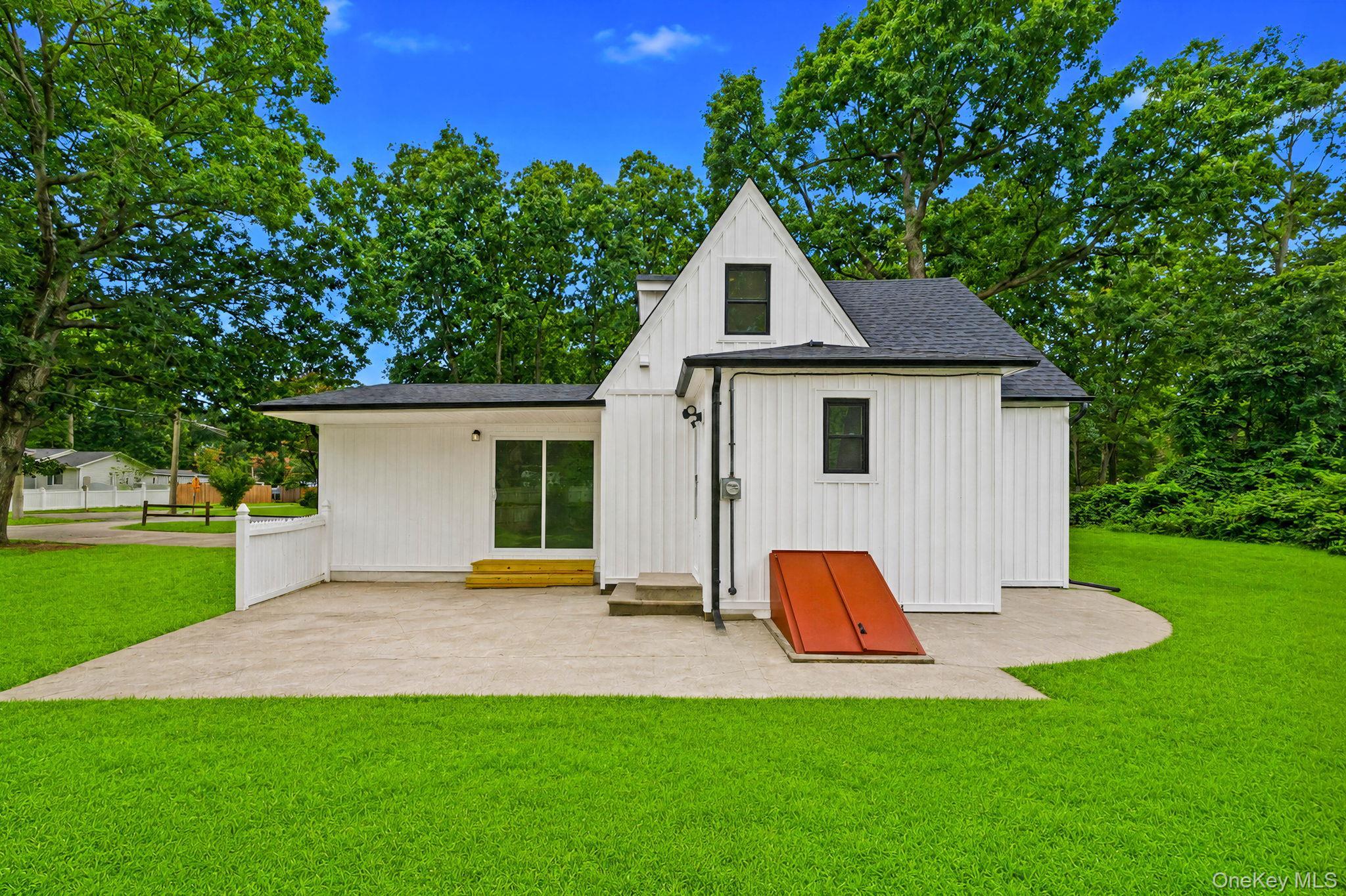 Single Family Elder Drive Suffolk County, NY 11951, MLS-1038016-18