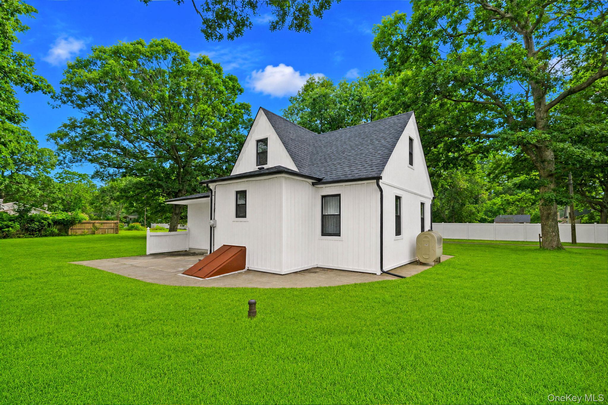Single Family Elder Drive Suffolk County, NY 11951, MLS-1038016-19