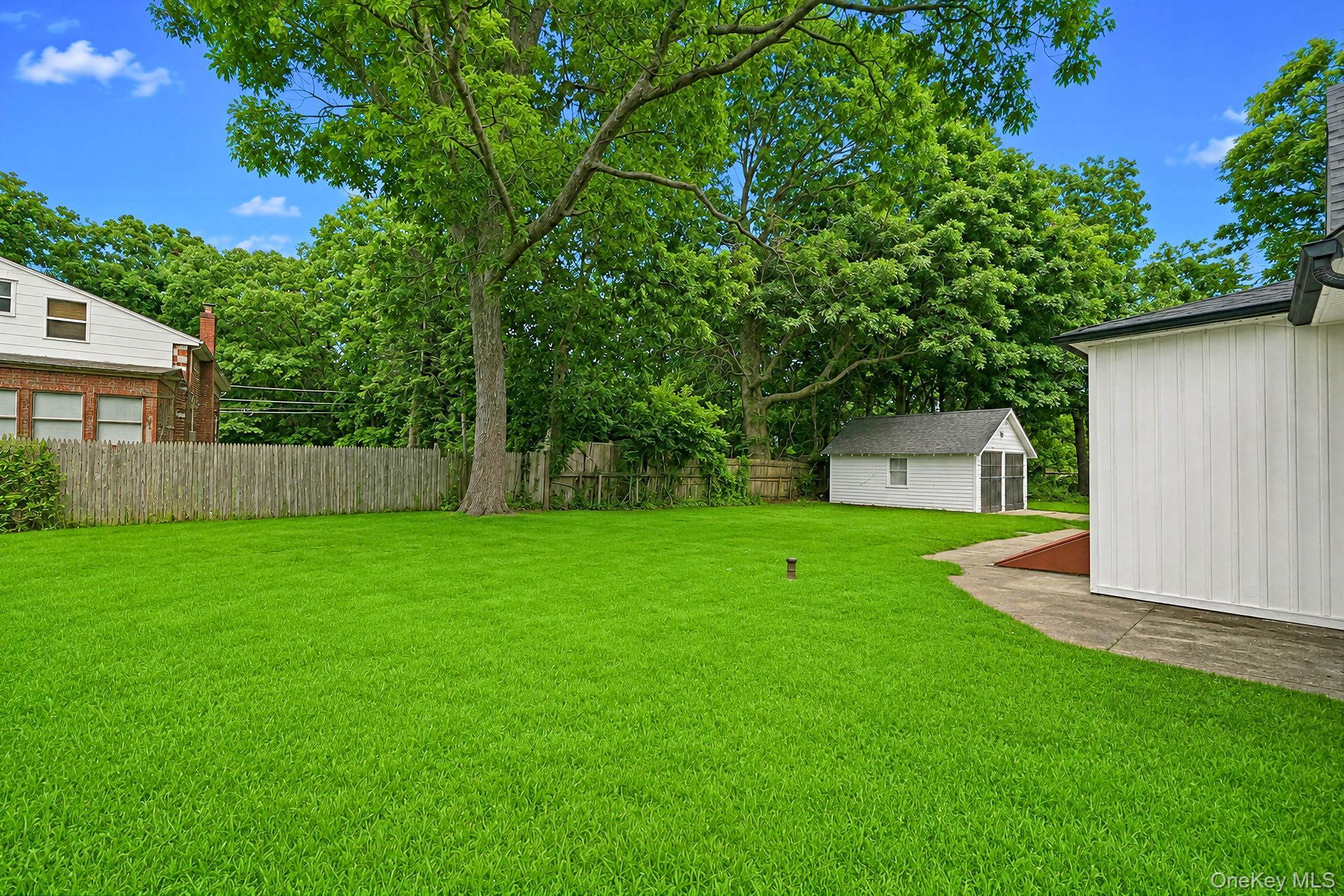 Single Family Elder Drive Suffolk County, NY 11951, MLS-1038016-21