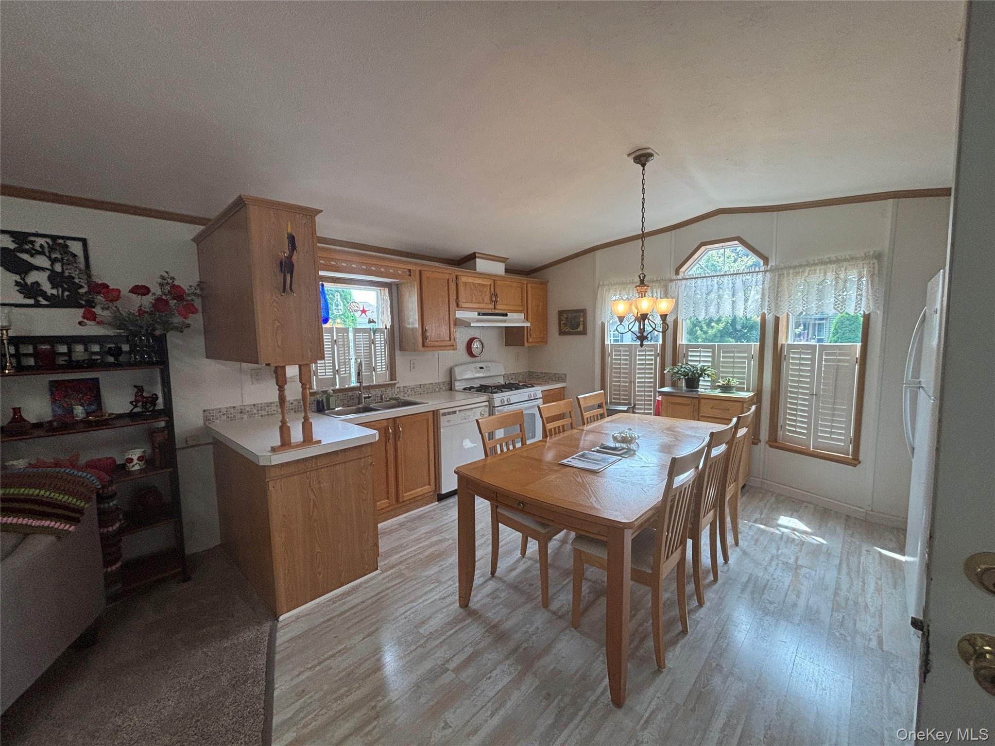 Single Family Old Country Road  Suffolk County, NY 11901, MLS-1038025-11
