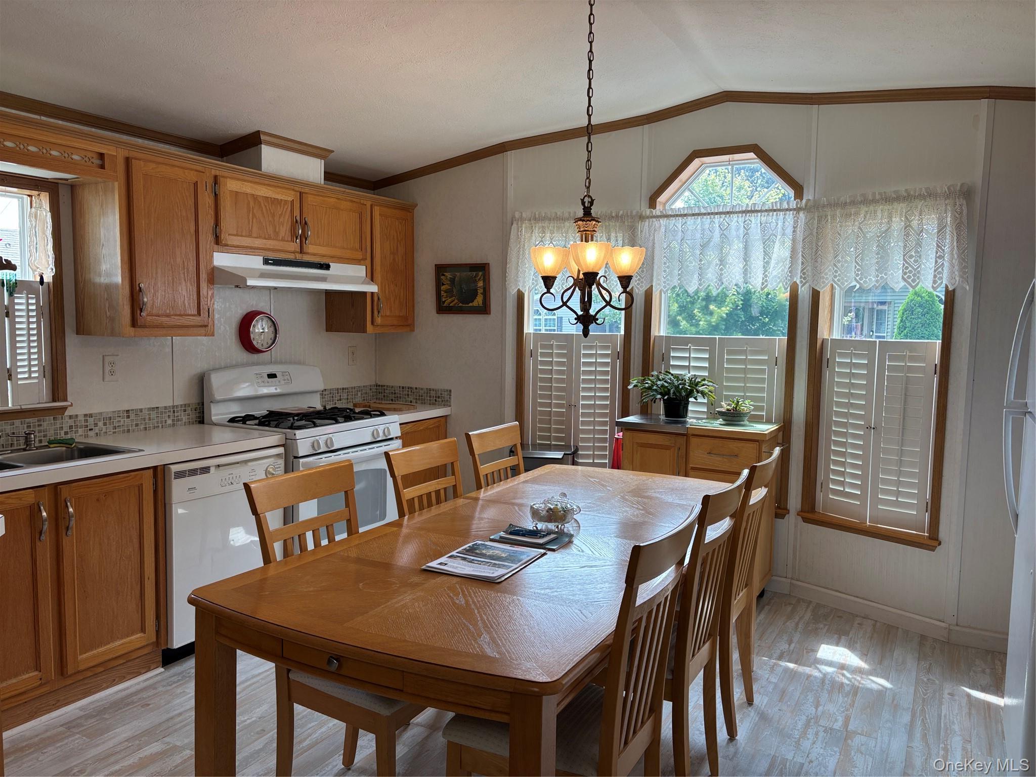 Single Family Old Country Road  Suffolk County, NY 11901, MLS-1038025-12