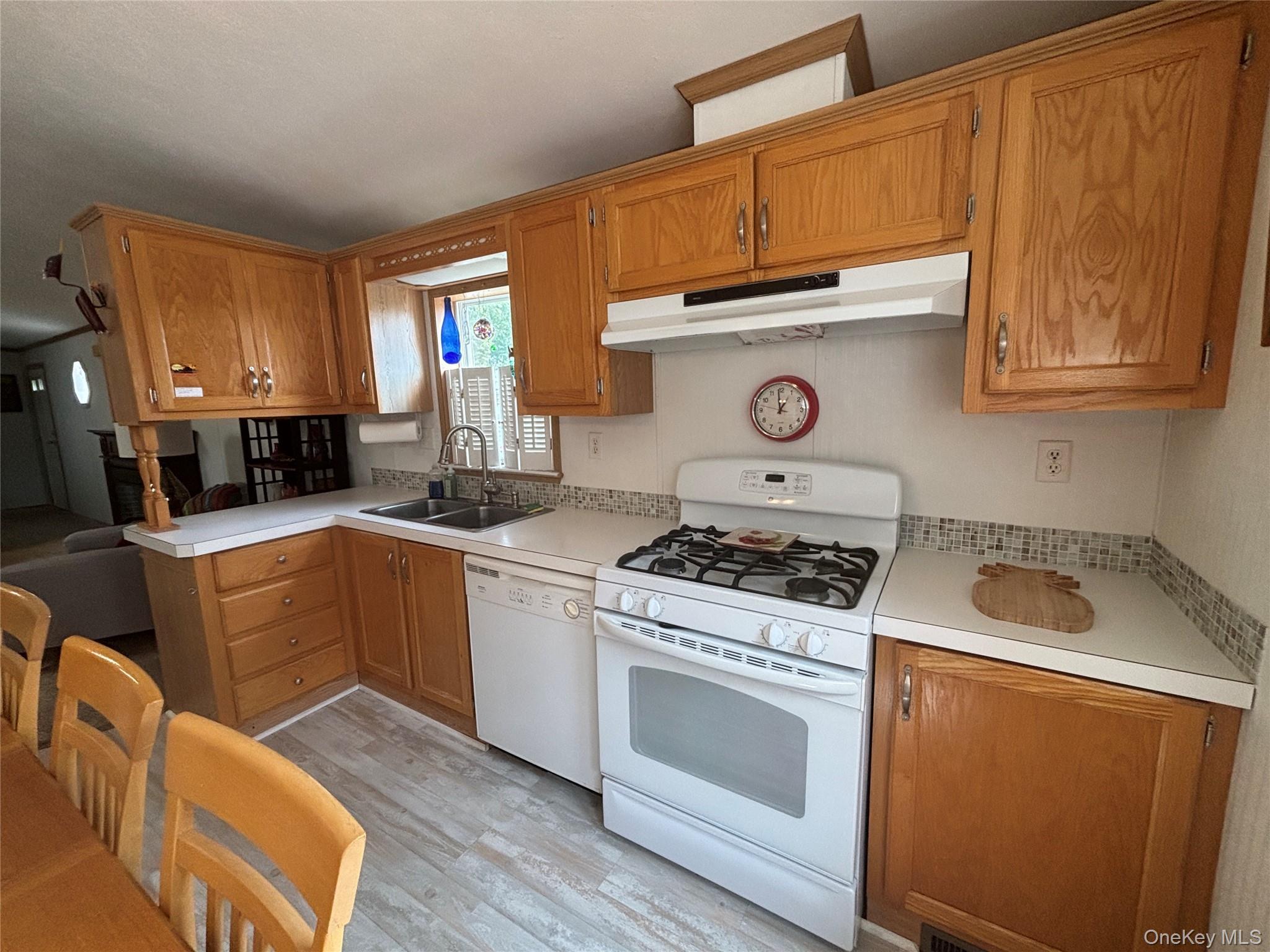 Single Family Old Country Road  Suffolk County, NY 11901, MLS-1038025-15