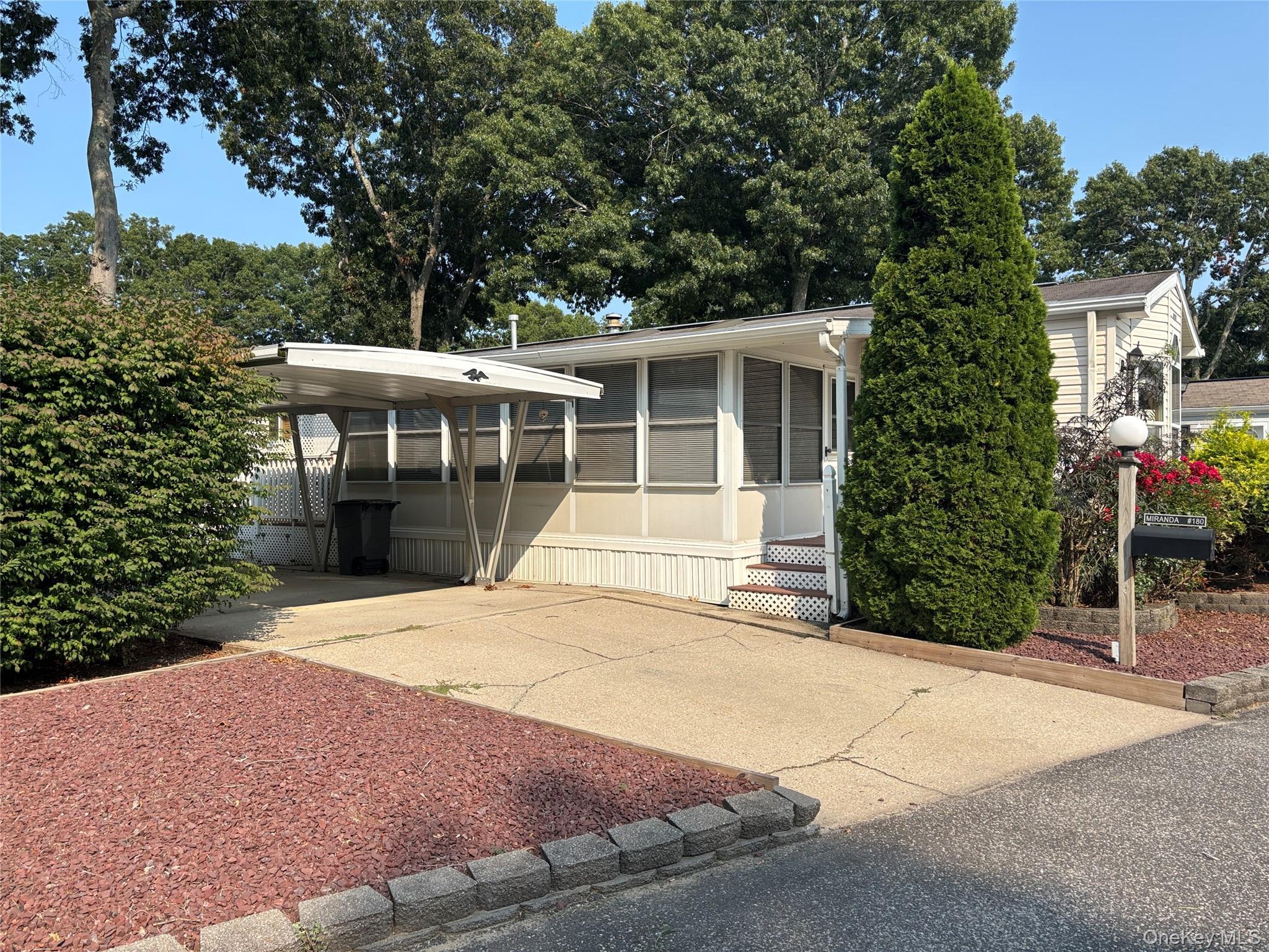 Single Family Old Country Road Suffolk County, NY 11901, MLS-1038025-2