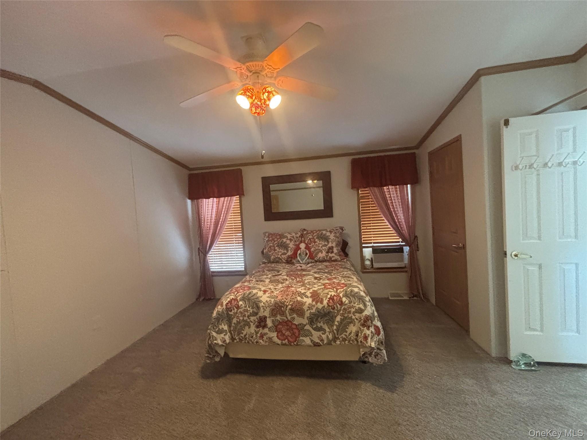 Single Family Old Country Road  Suffolk County, NY 11901, MLS-1038025-27