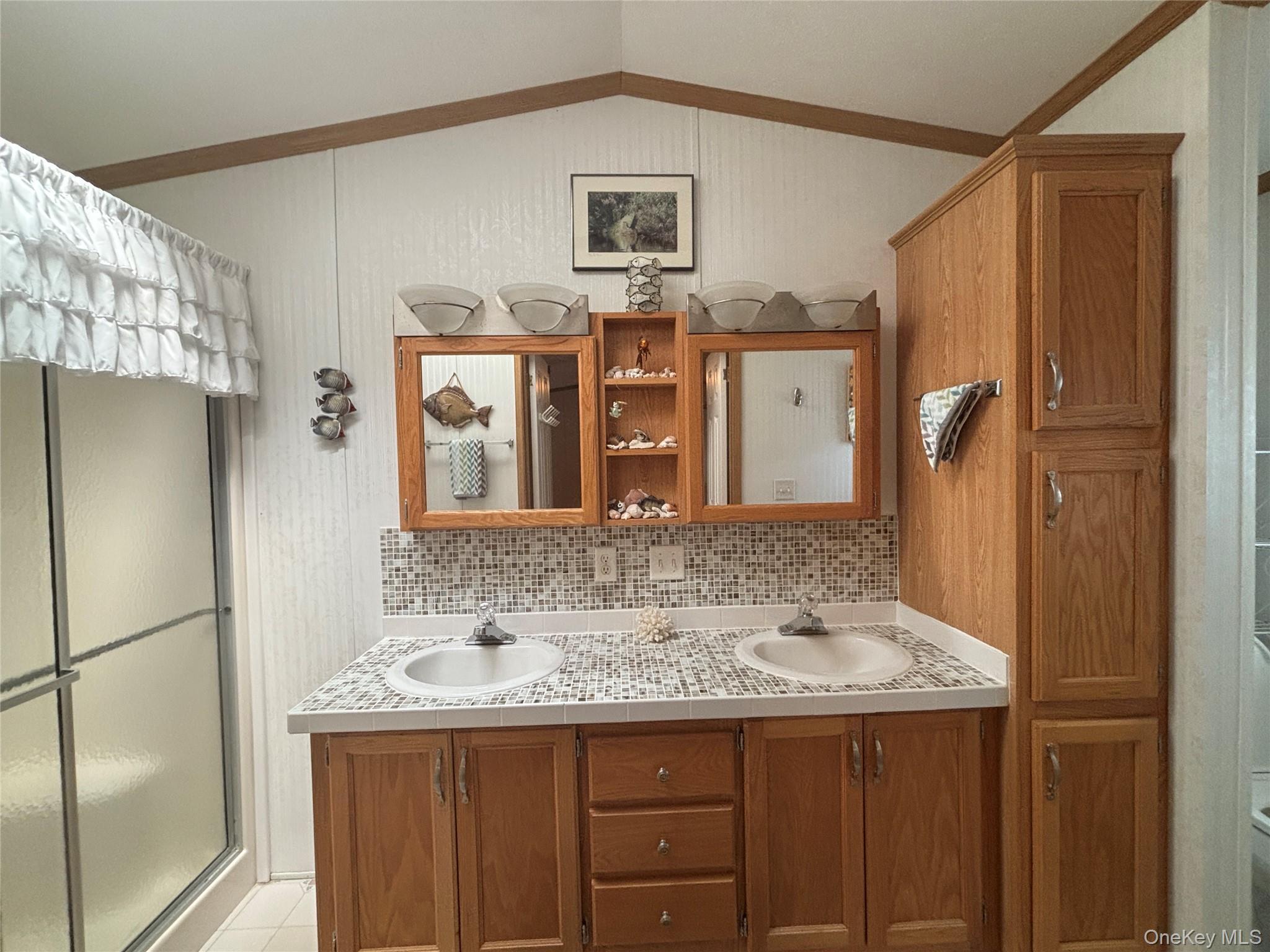 Single Family Old Country Road  Suffolk County, NY 11901, MLS-1038025-29