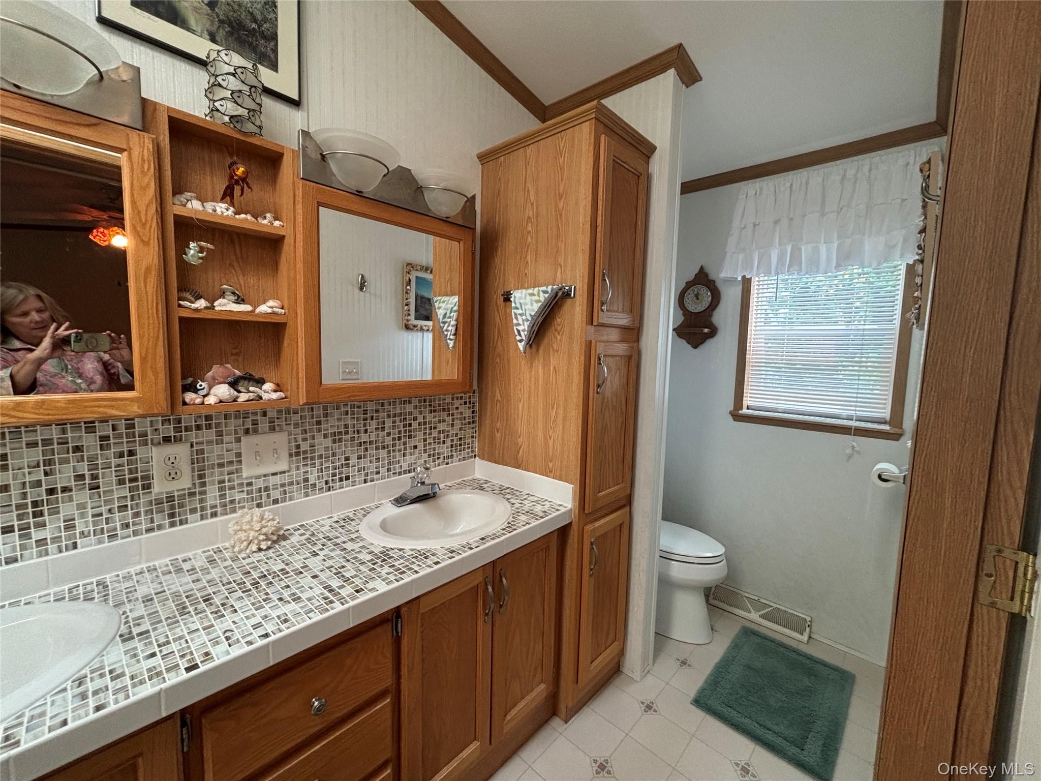 Single Family Old Country Road  Suffolk County, NY 11901, MLS-1038025-30