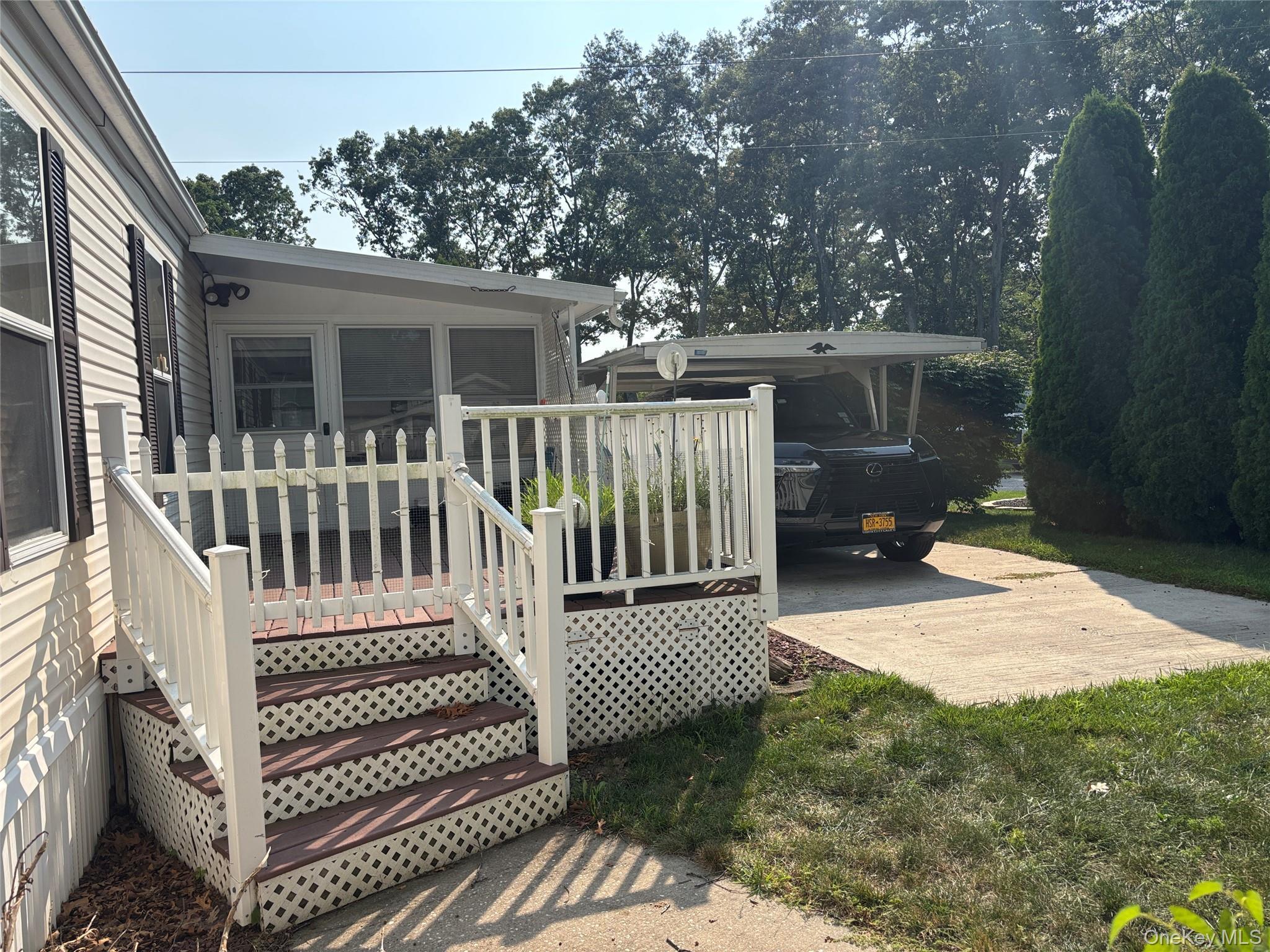 Single Family Old Country Road Suffolk County, NY 11901, MLS-1038025-4