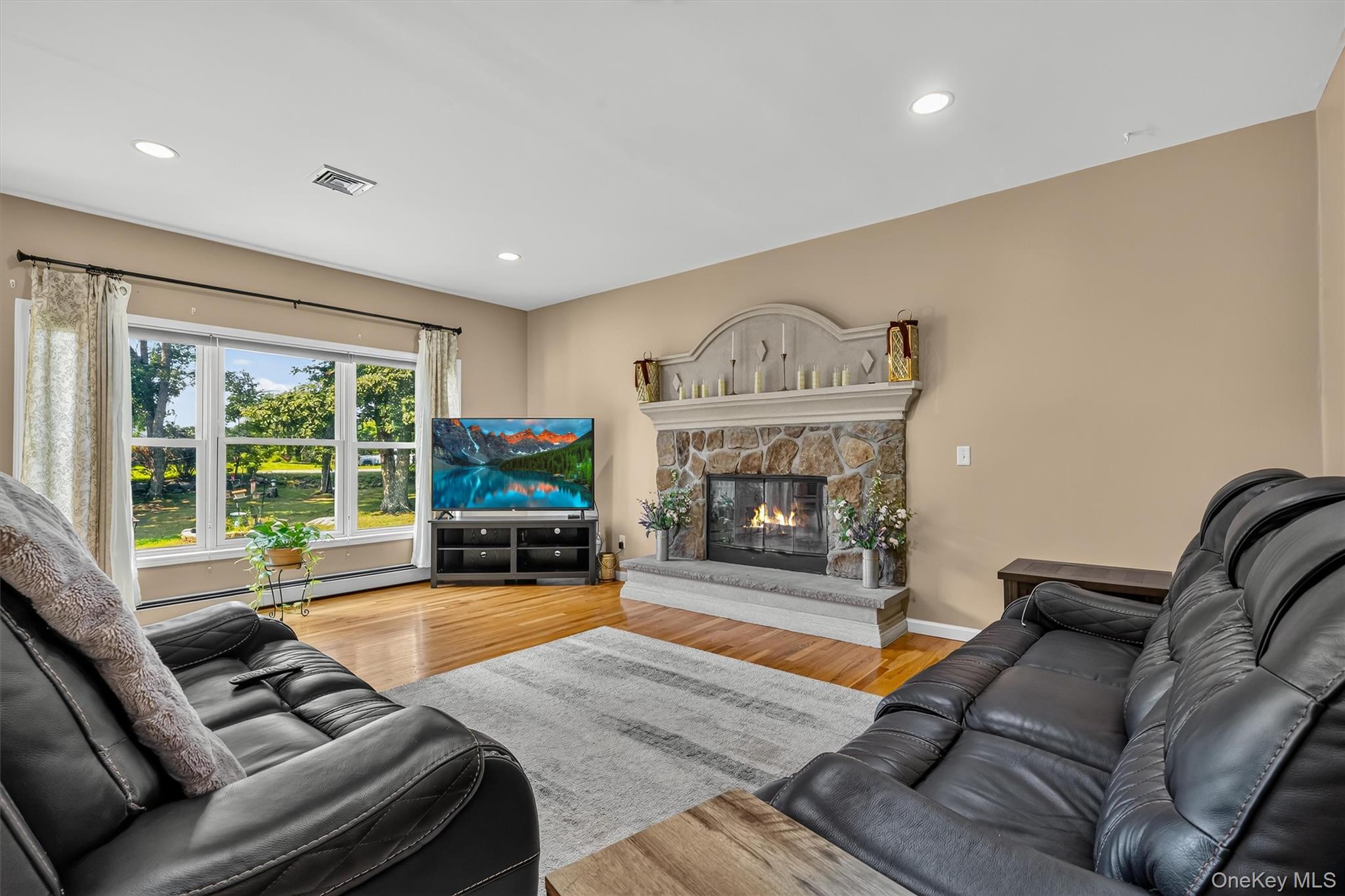 Single Family Winston Place Ulster County, NY 12542, MLS-1038030-17