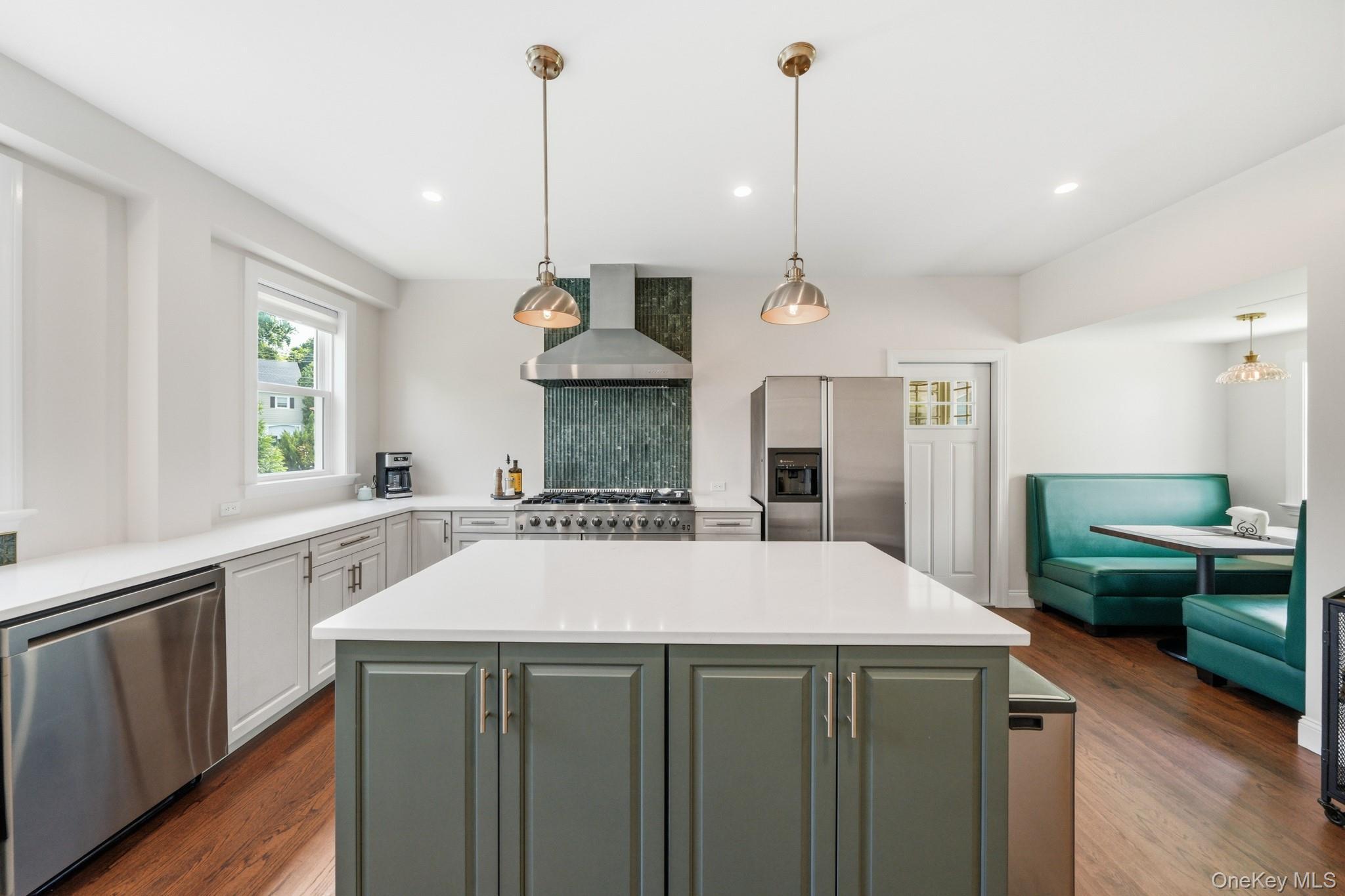 Single Family Bolton Place Westchester County, NY 10573, MLS-1038042-10