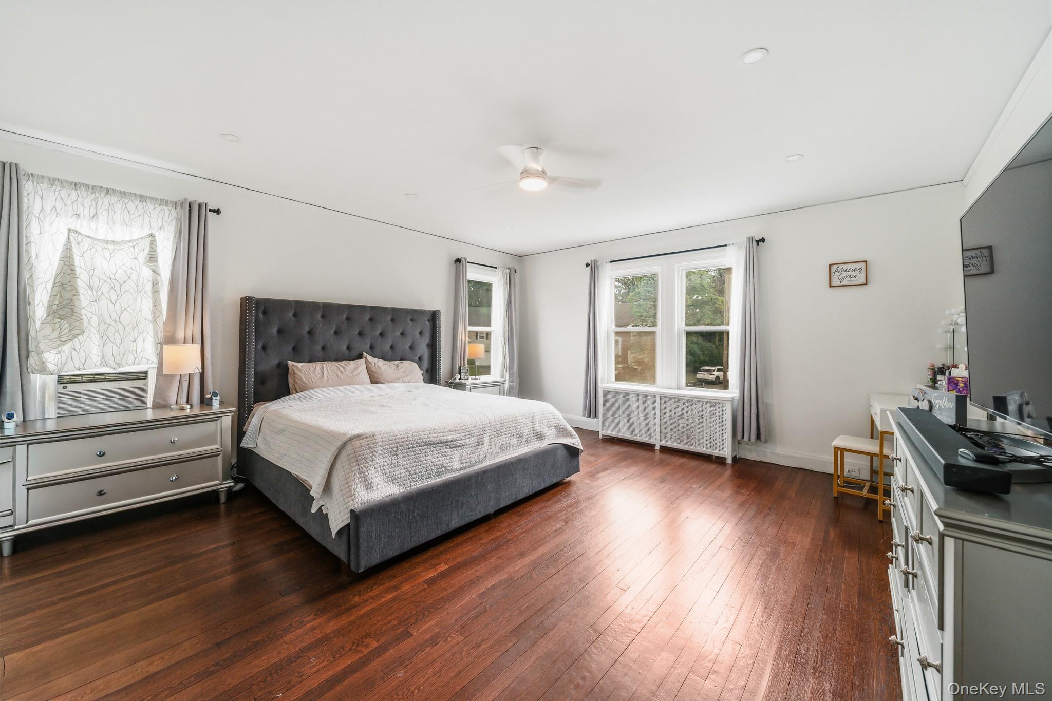 Single Family Bolton Place Westchester County, NY 10573, MLS-1038042-19