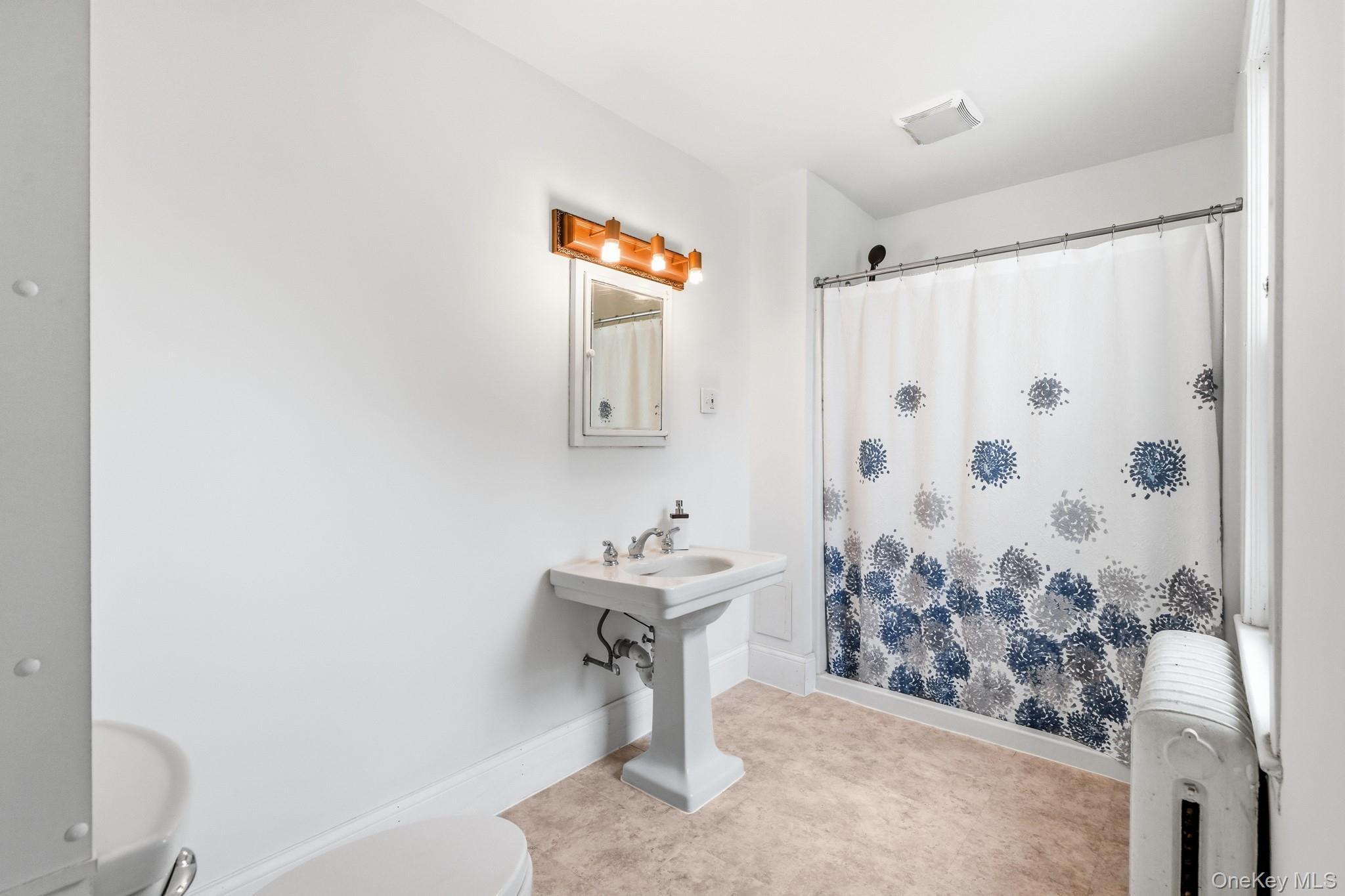Single Family Bolton Place Westchester County, NY 10573, MLS-1038042-24