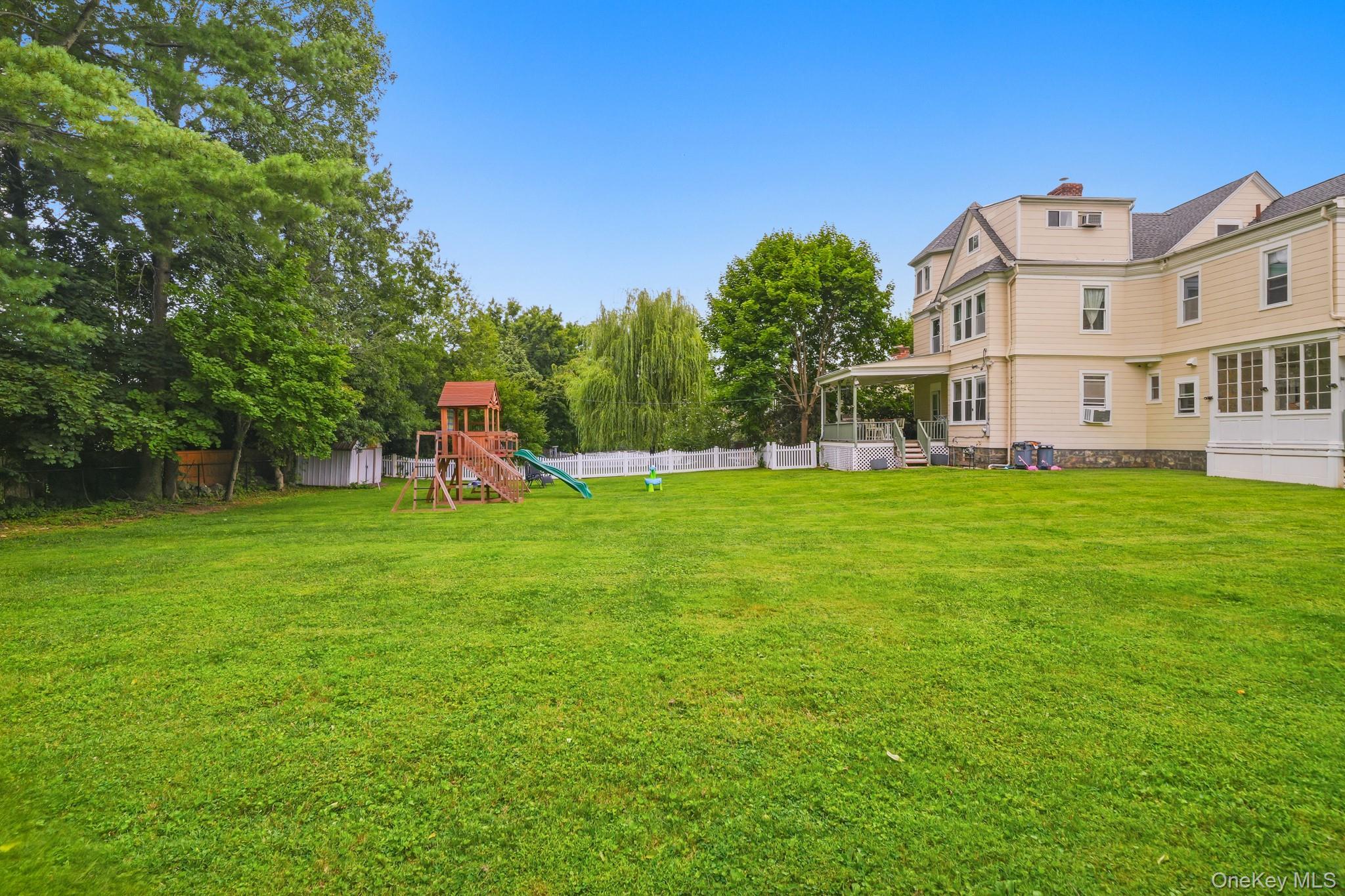 Single Family Bolton Place Westchester County, NY 10573, MLS-1038042-34