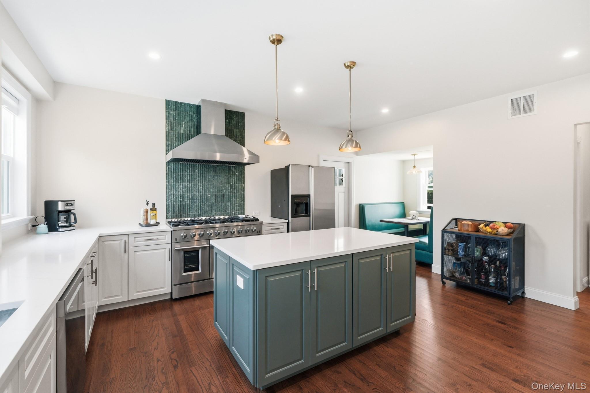 Single Family Bolton Place Westchester County, NY 10573, MLS-1038042-9
