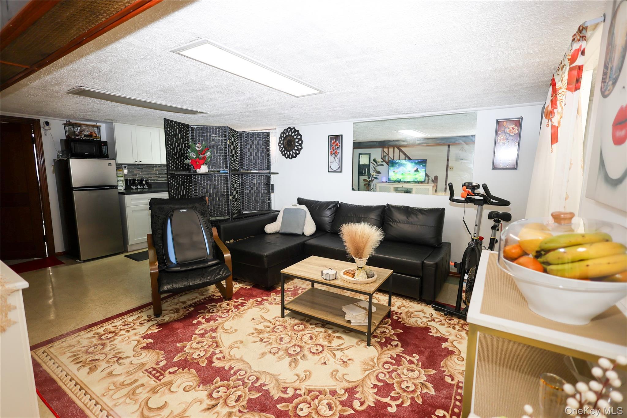 Single Family 229th Street Queens, NY 11413, MLS-1038048-10