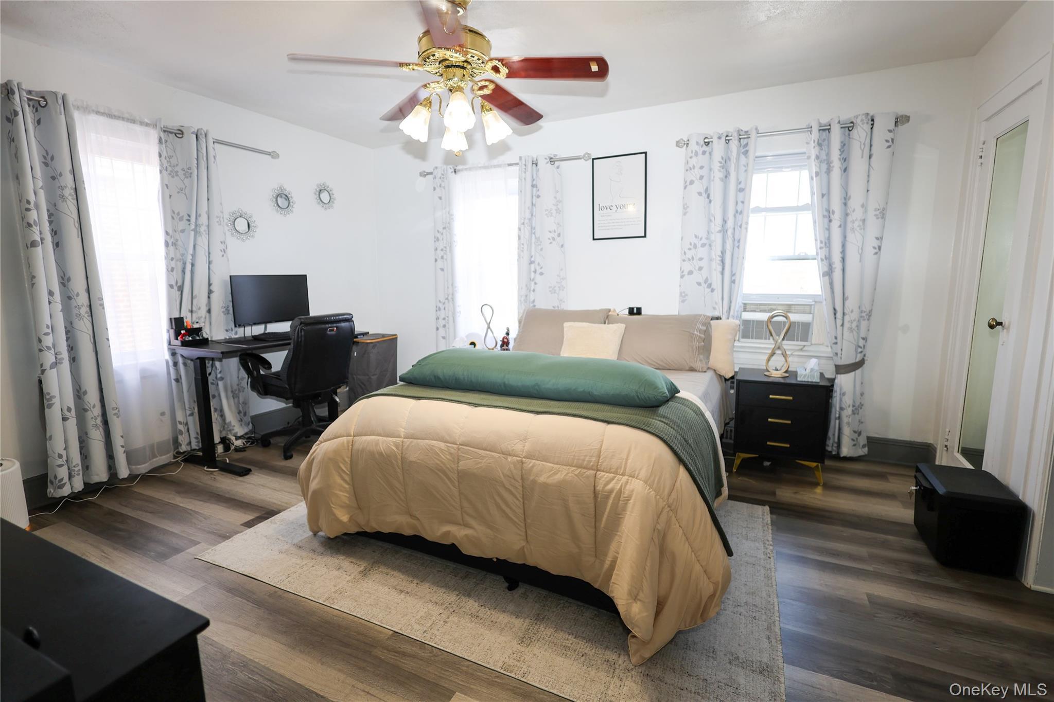 Single Family 229th Street Queens, NY 11413, MLS-1038048-17