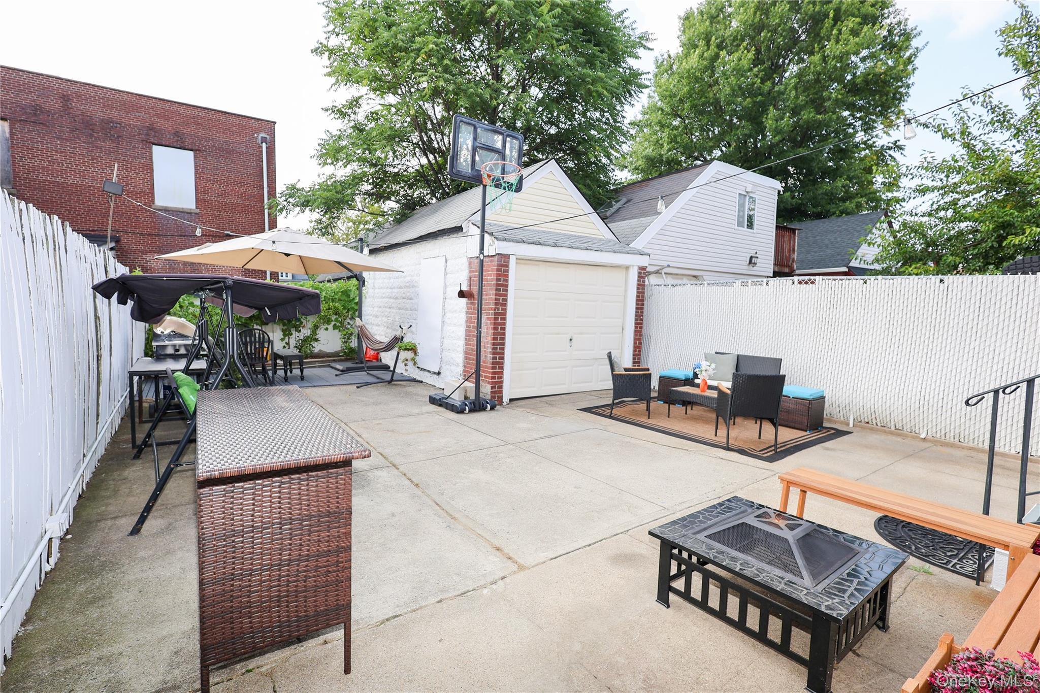 Single Family 229th Street Queens, NY 11413, MLS-1038048-25