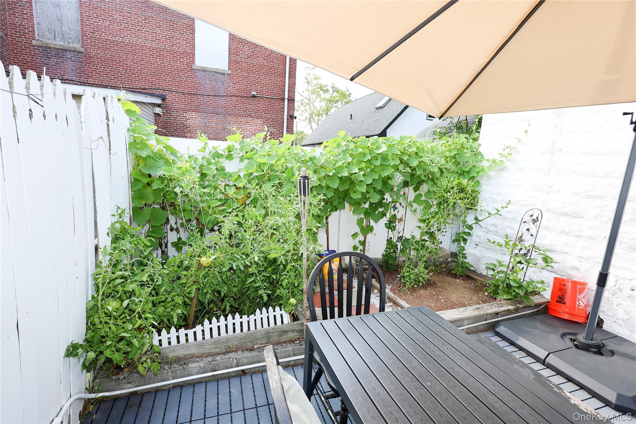 Single Family 229th Street  Queens, NY 11413, MLS-1038048-27
