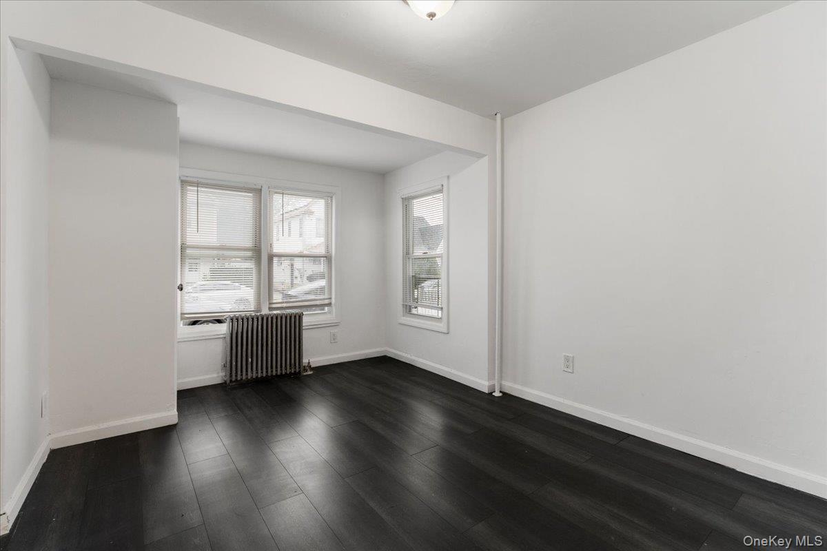 Single Family Stewart Avenue Nassau County, NY 11550, MLS-1038065-17