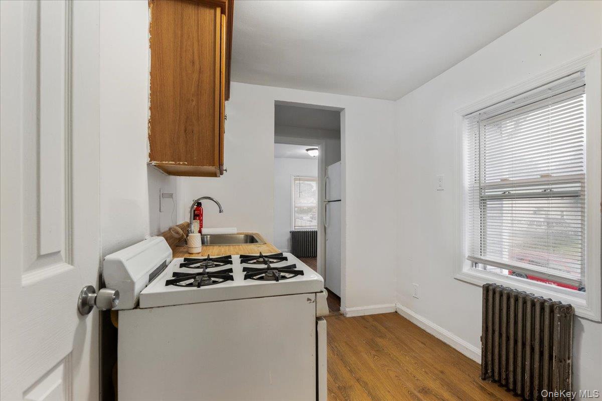 Single Family Stewart Avenue Nassau County, NY 11550, MLS-1038065-7