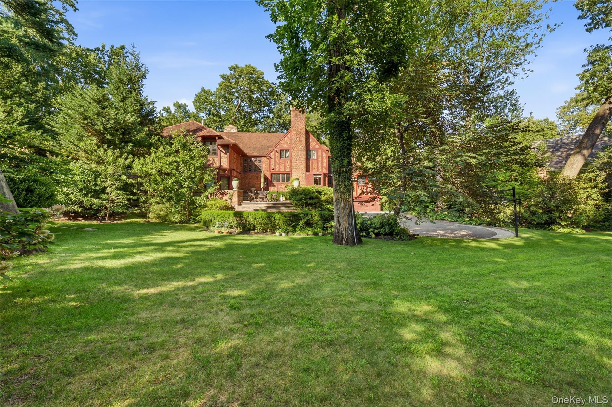 Single Family Wensley Drive Nassau County, NY 11020, MLS-1038087-12