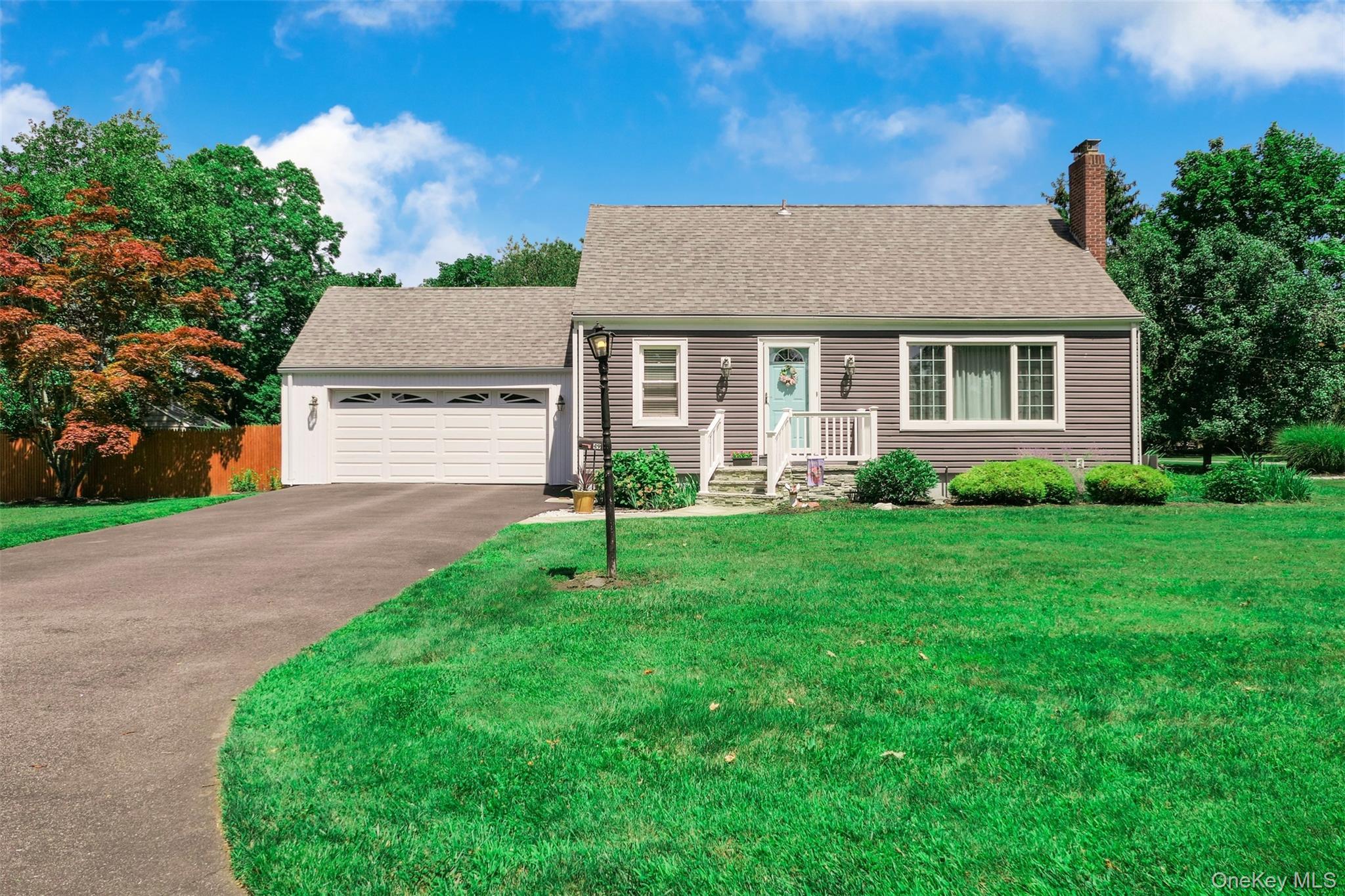 Single Family Regent Street Suffolk County, NY 11772, MLS-1038098-2
