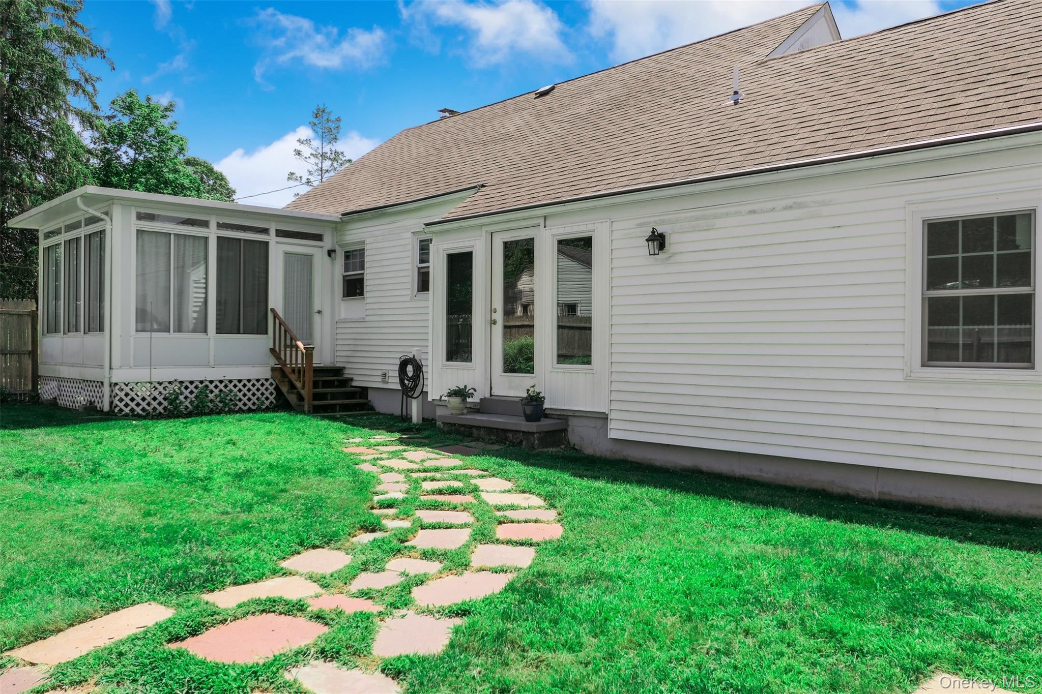 Single Family Regent Street Suffolk County, NY 11772, MLS-1038098-37