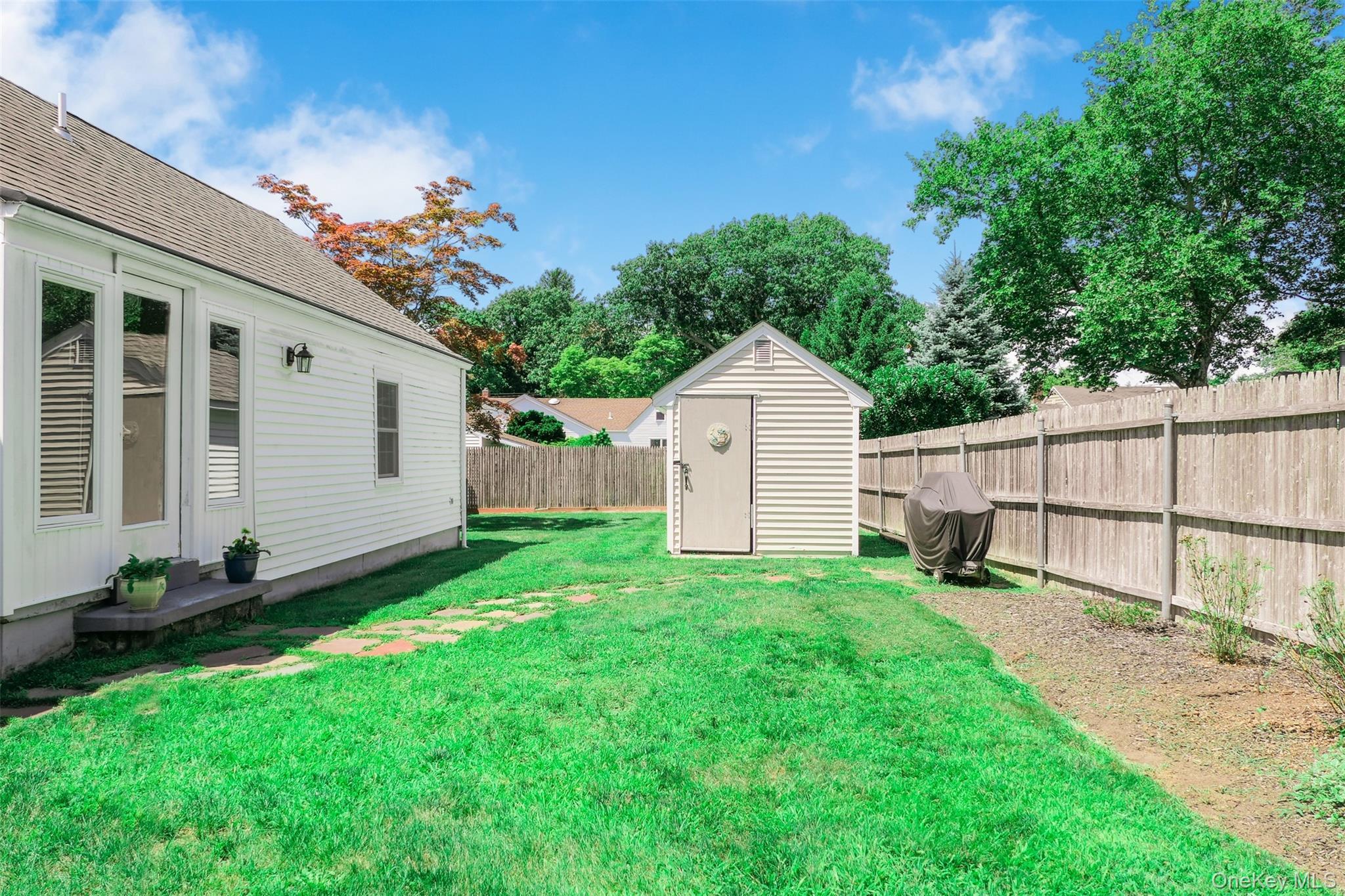 Single Family Regent Street Suffolk County, NY 11772, MLS-1038098-38