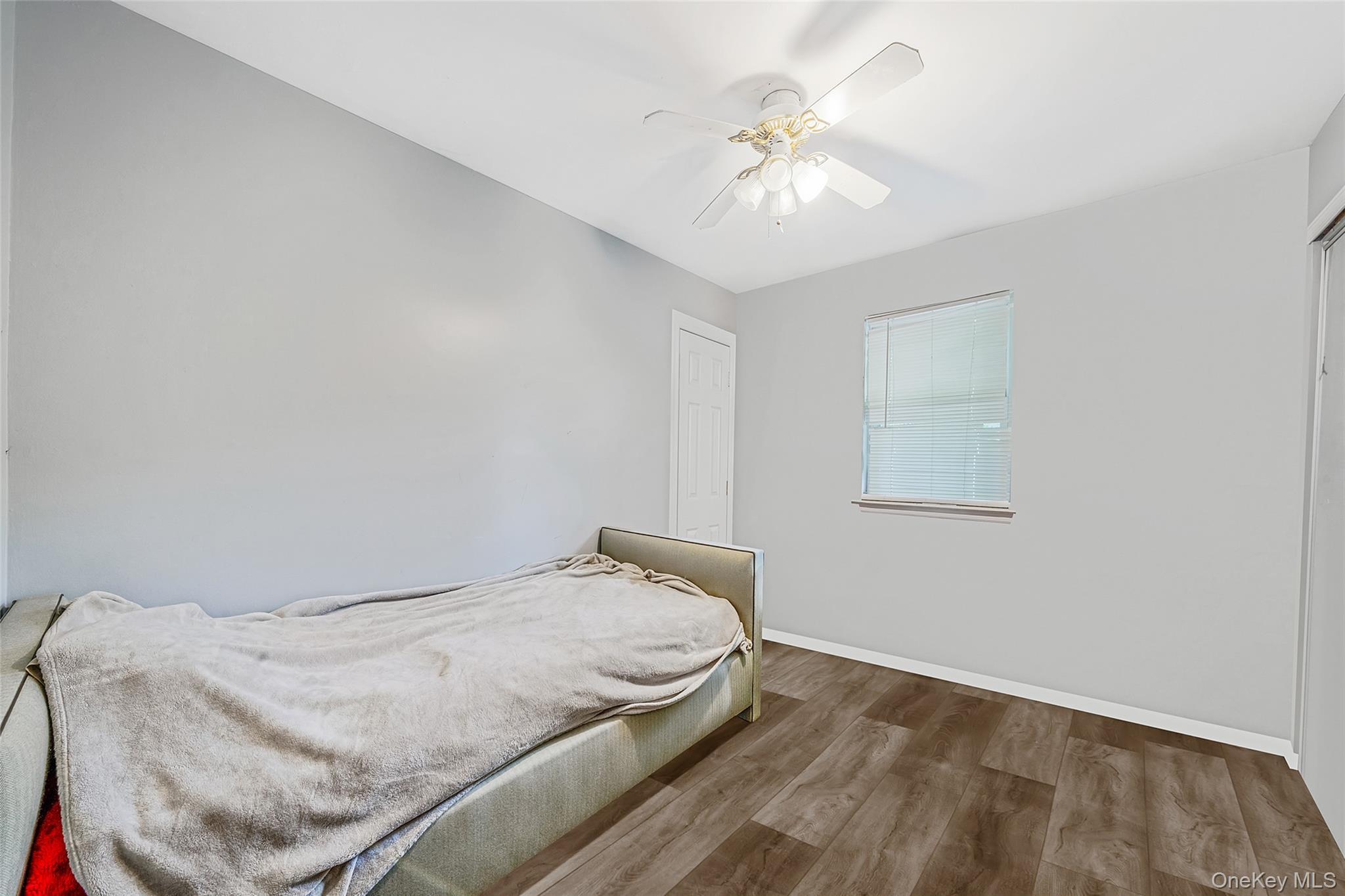 Single Family Glen Drive  Suffolk County, NY 11967, MLS-1038100-11