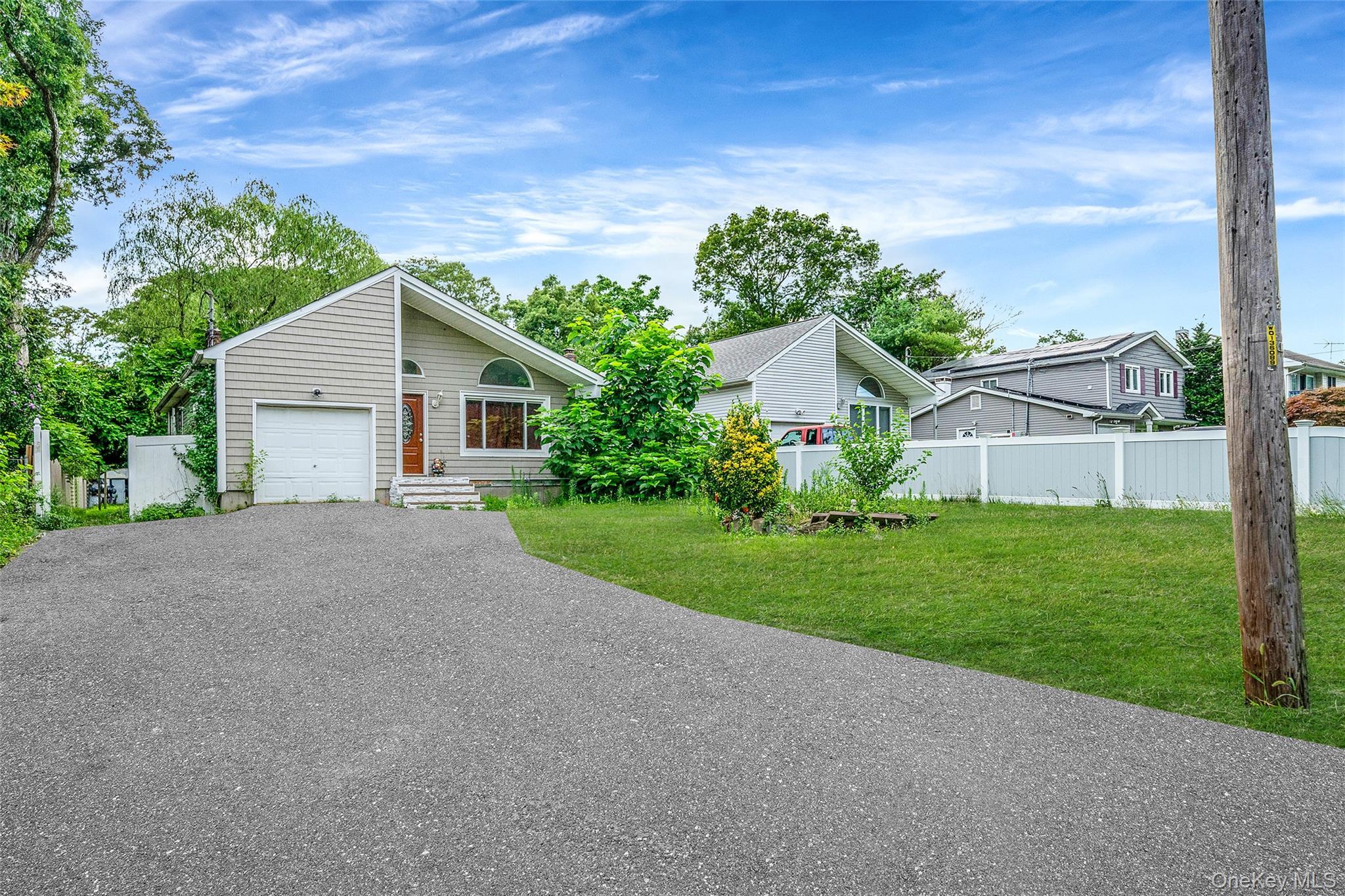 Single Family Glen Drive  Suffolk County, NY 11967, MLS-1038100-3